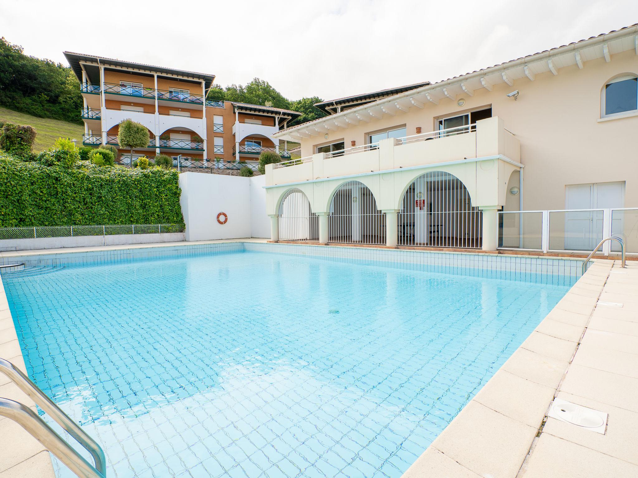 Foto 16 - Apartamento de 1 habitación en Ciboure con piscina y vistas al mar