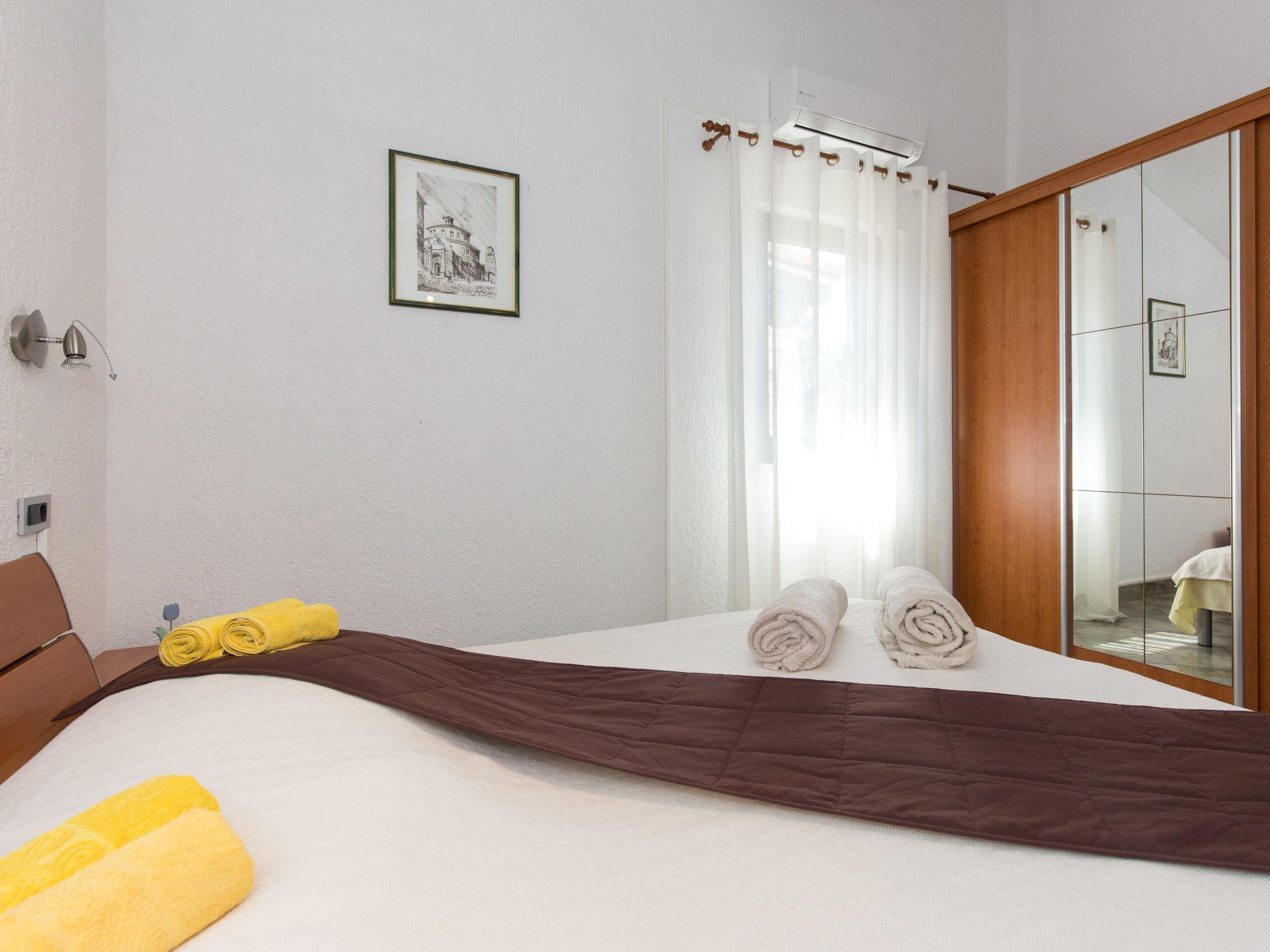 Photo 13 - 2 bedroom Apartment in Senj with terrace