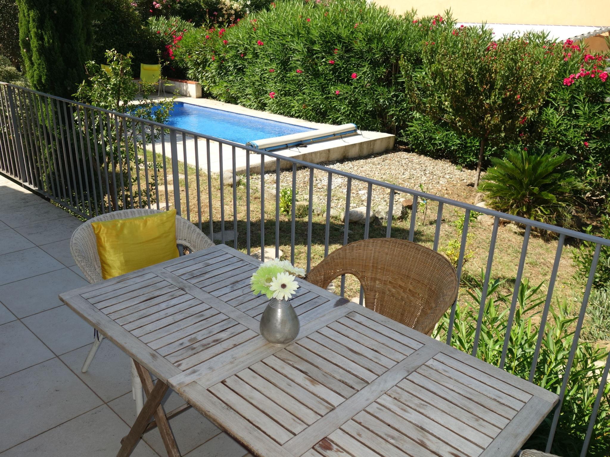 Photo 4 - Maison de 2 chambres à Montesquieu-des-Albères avec piscine privée et jardin