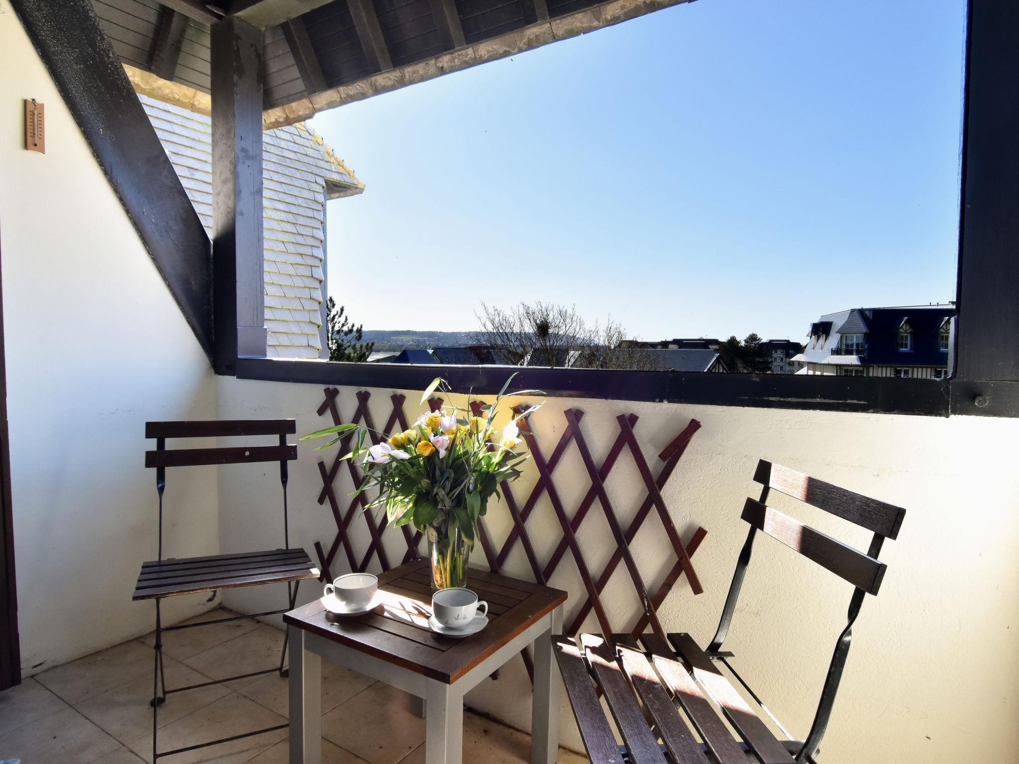 Photo 21 - 2 bedroom Apartment in Blonville-sur-Mer with terrace