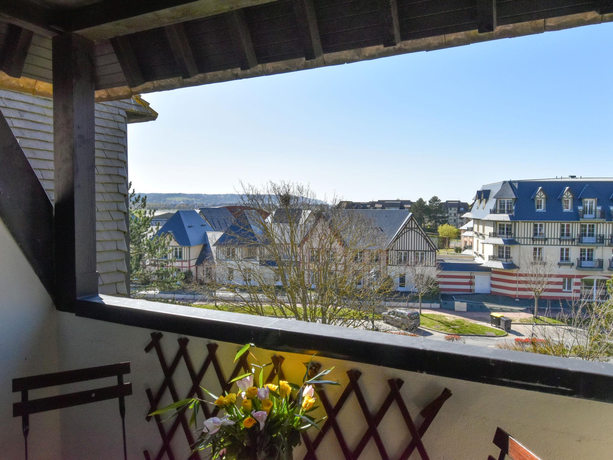 Photo 3 - Appartement de 2 chambres à Blonville-sur-Mer avec terrasse et vues à la mer