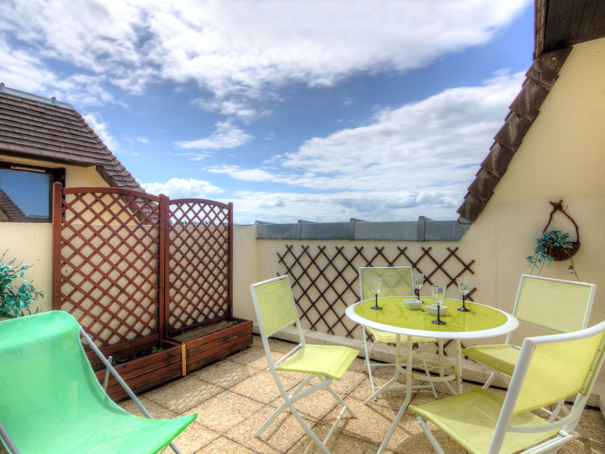 Foto 4 - Apartamento de 2 quartos em Blonville-sur-Mer com terraço e vistas do mar