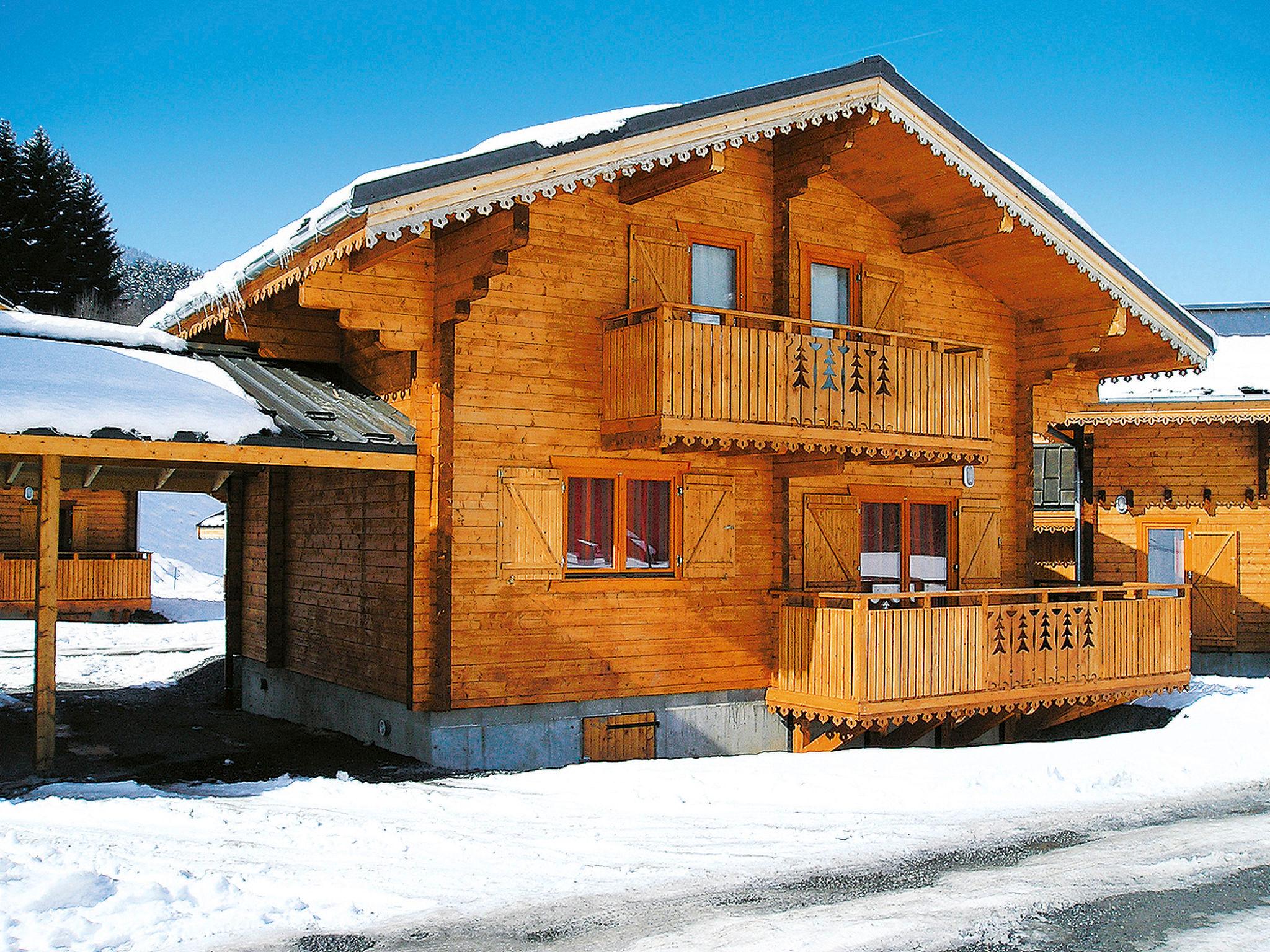 Foto 10 - Haus mit 3 Schlafzimmern in Morillon mit schwimmbad und blick auf die berge