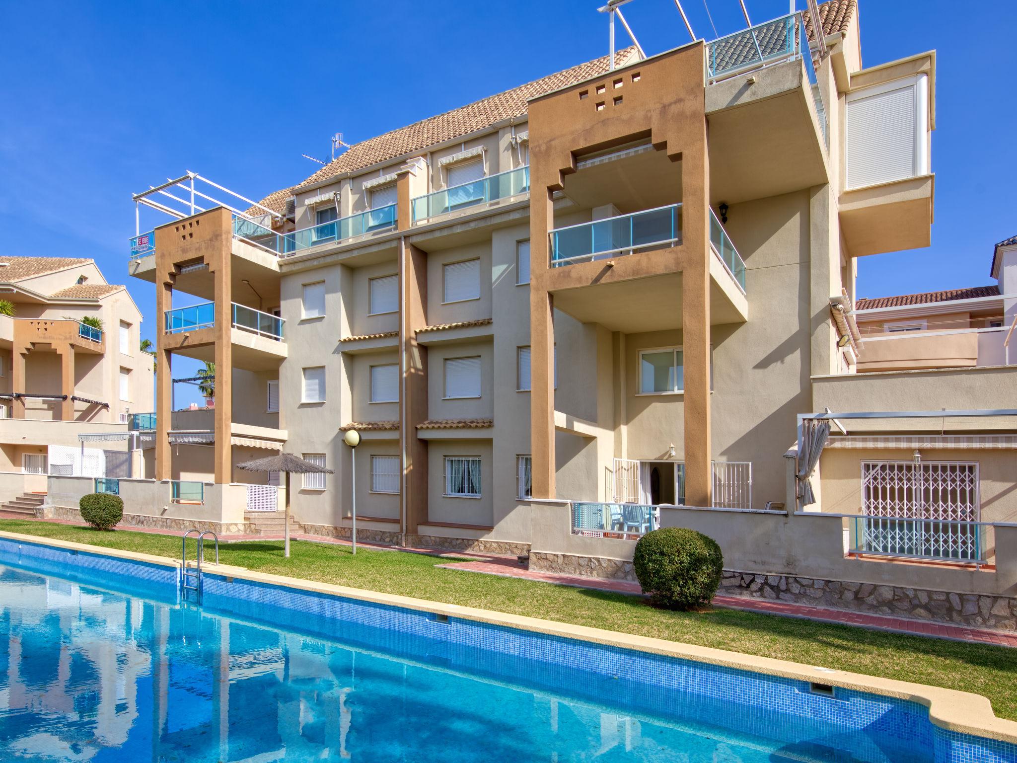 Foto 2 - Apartamento de 2 habitaciones en Dénia con piscina y vistas al mar