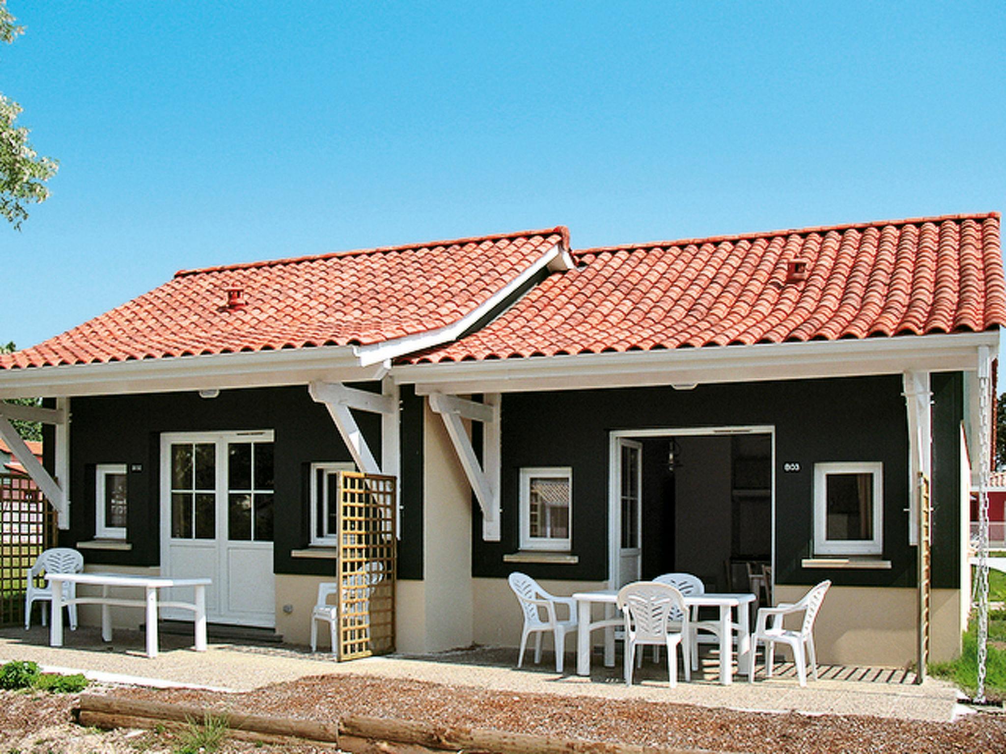 Foto 1 - Haus mit 1 Schlafzimmer in Arès mit schwimmbad und blick aufs meer