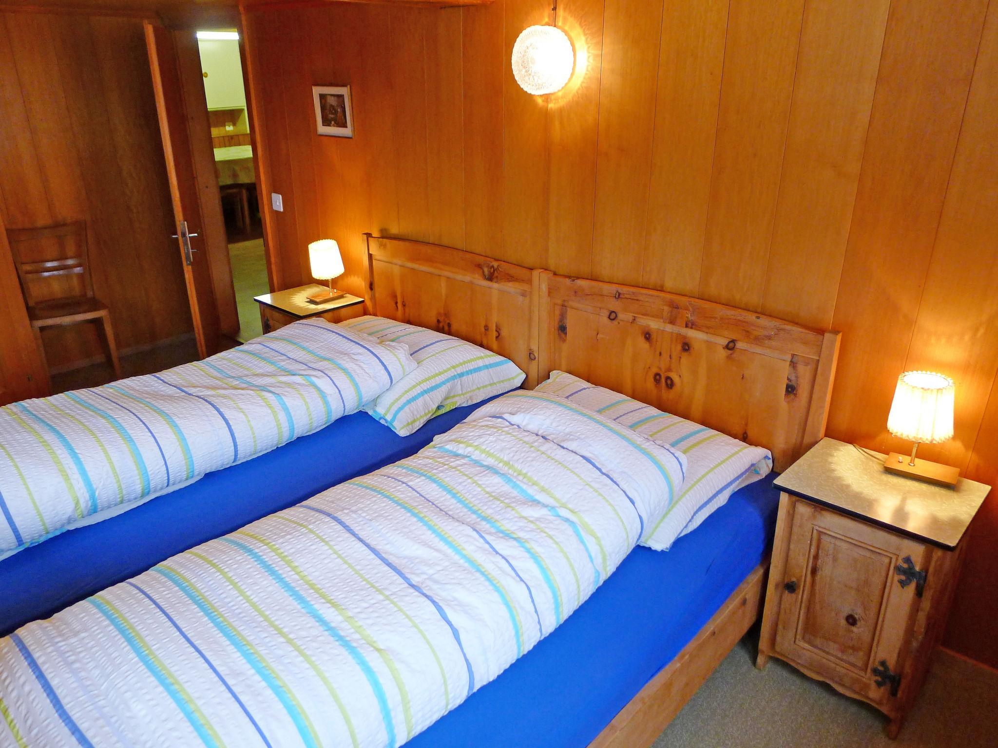 Foto 9 - Appartamento con 3 camere da letto a Goms con giardino e vista sulle montagne