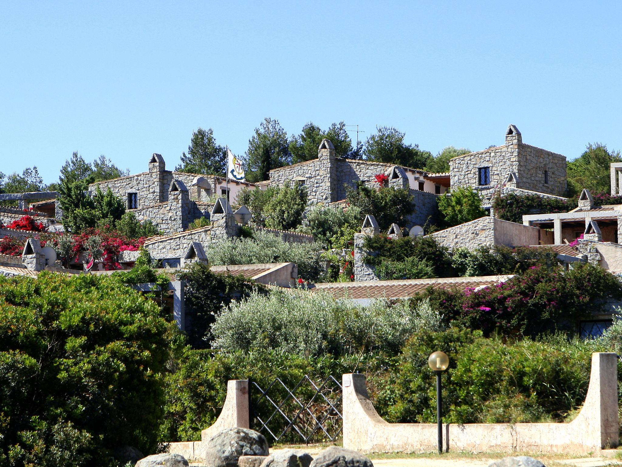 Photo 8 - Maison de 1 chambre à Castiadas avec jardin et vues à la mer