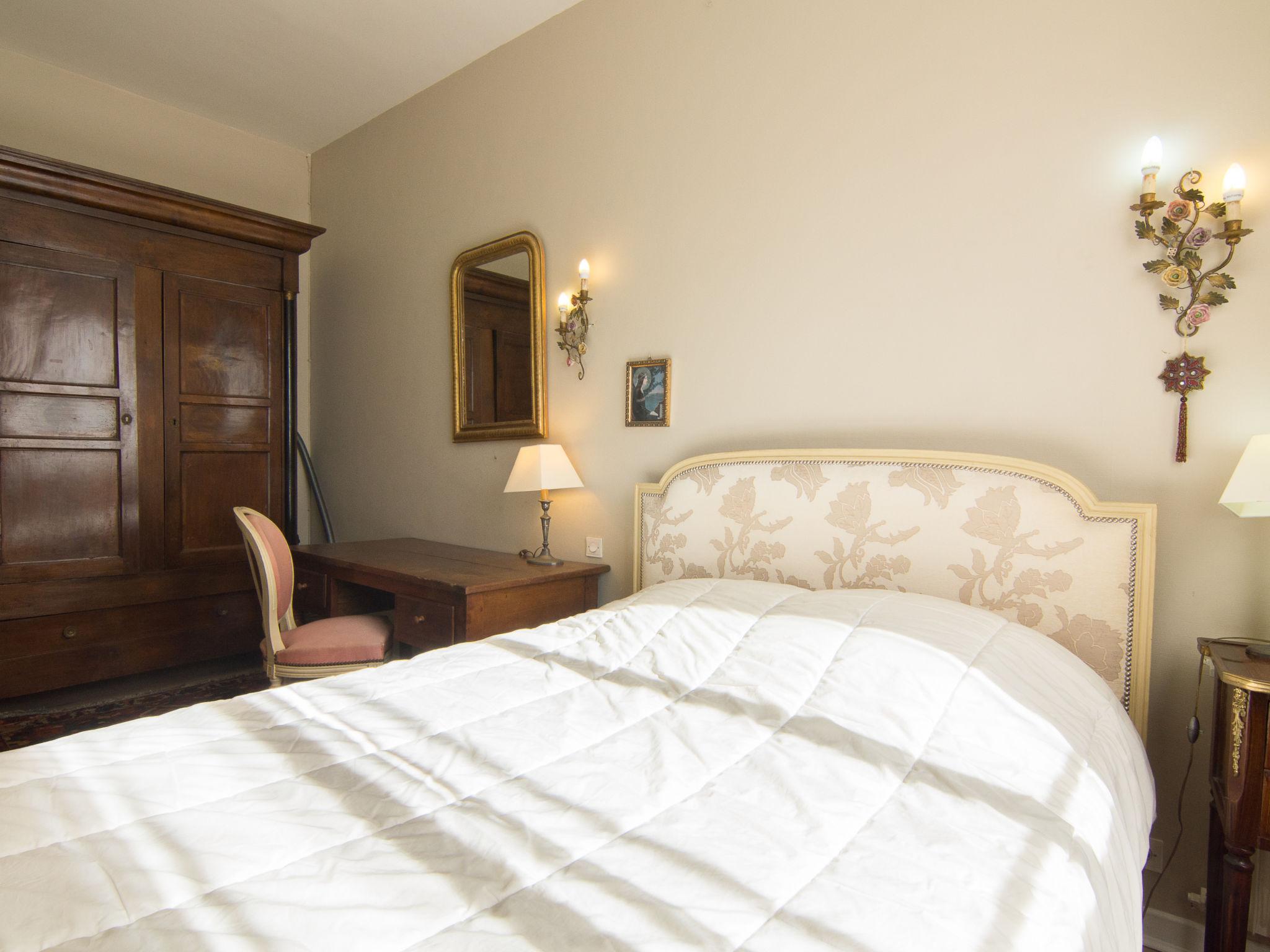 Foto 9 - Appartamento con 3 camere da letto a Biarritz con vista mare