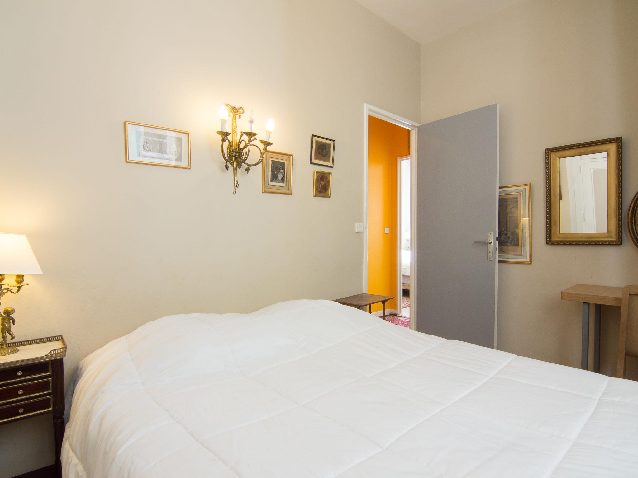 Foto 12 - Appartamento con 3 camere da letto a Biarritz con vista mare