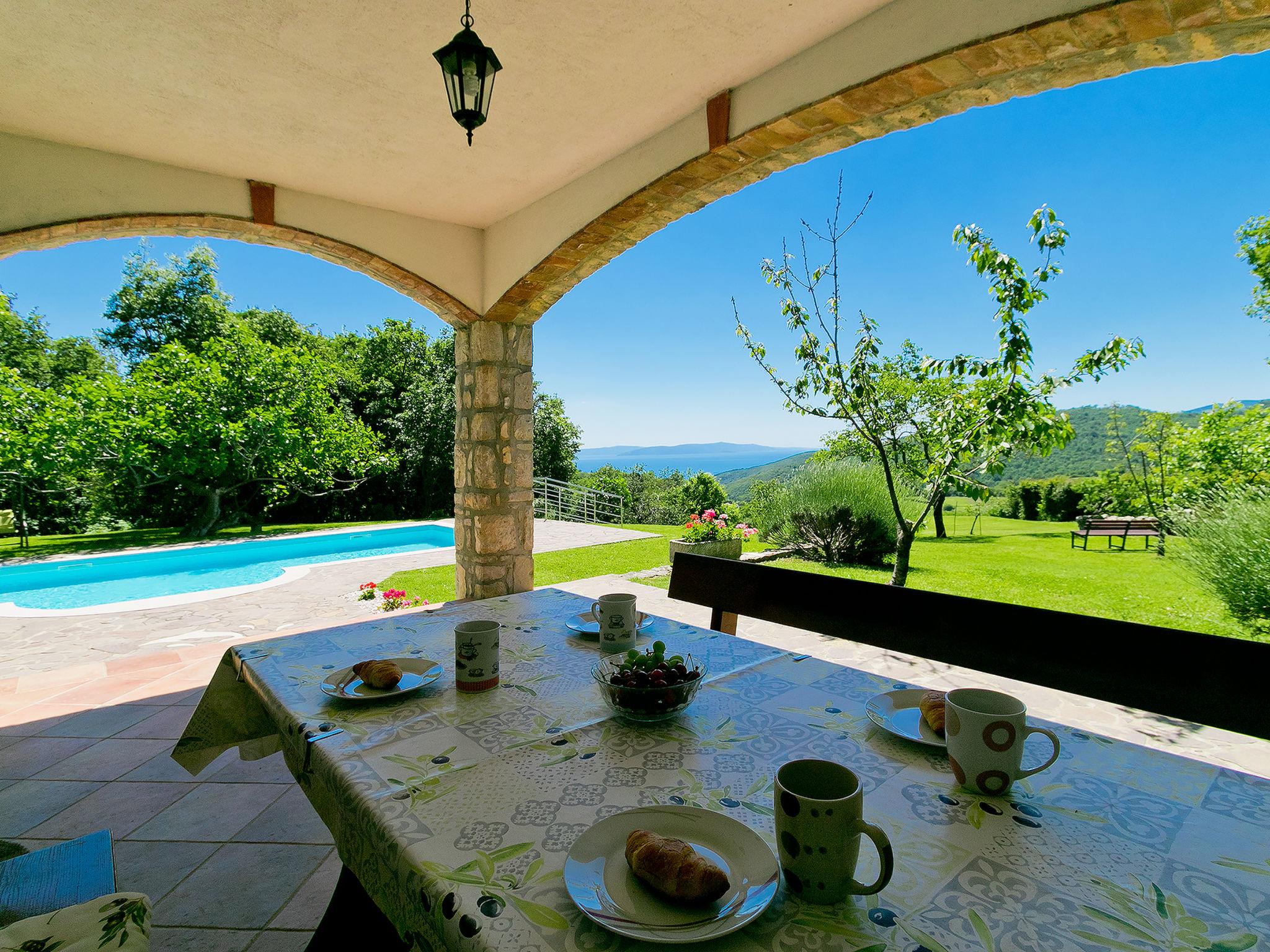 Photo 3 - 2 bedroom House in Labin with private pool and sea view