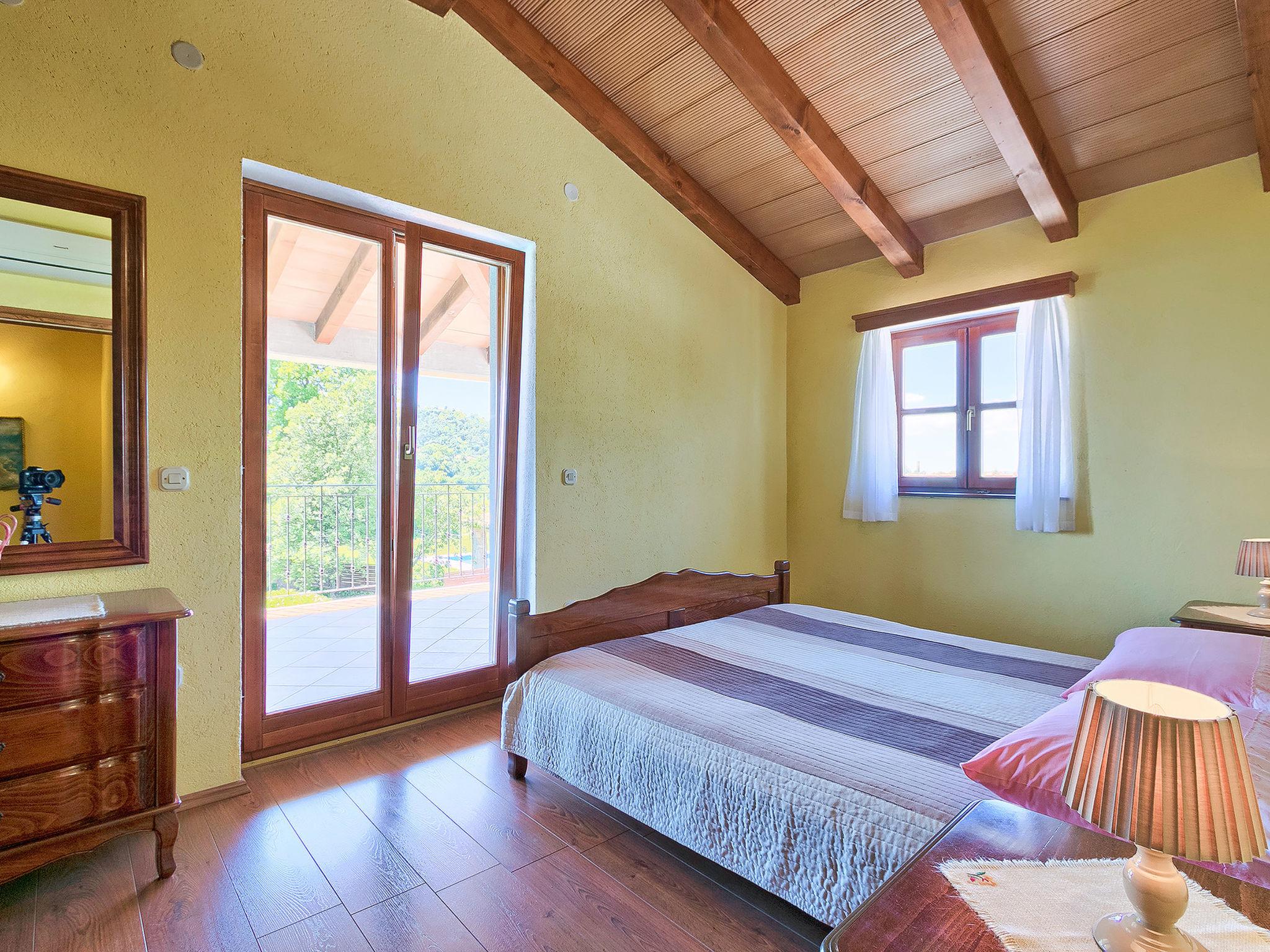 Foto 10 - Casa con 2 camere da letto a Labin con piscina privata e vista mare