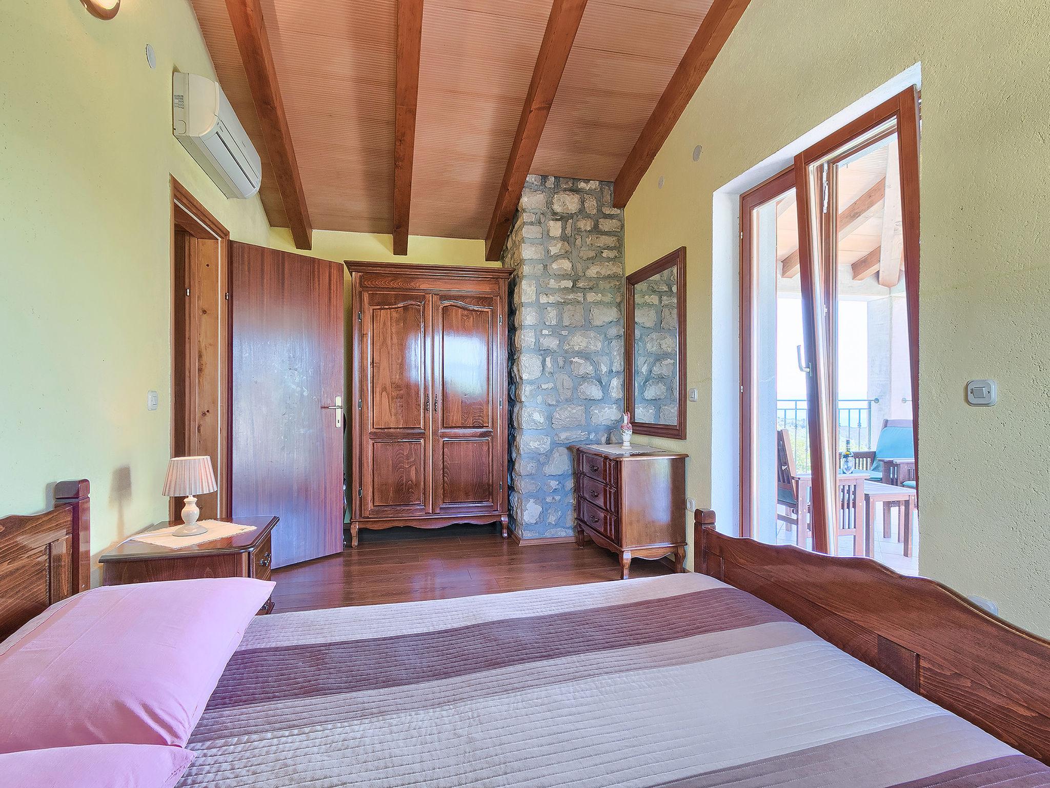 Photo 9 - 2 bedroom House in Labin with private pool and sea view