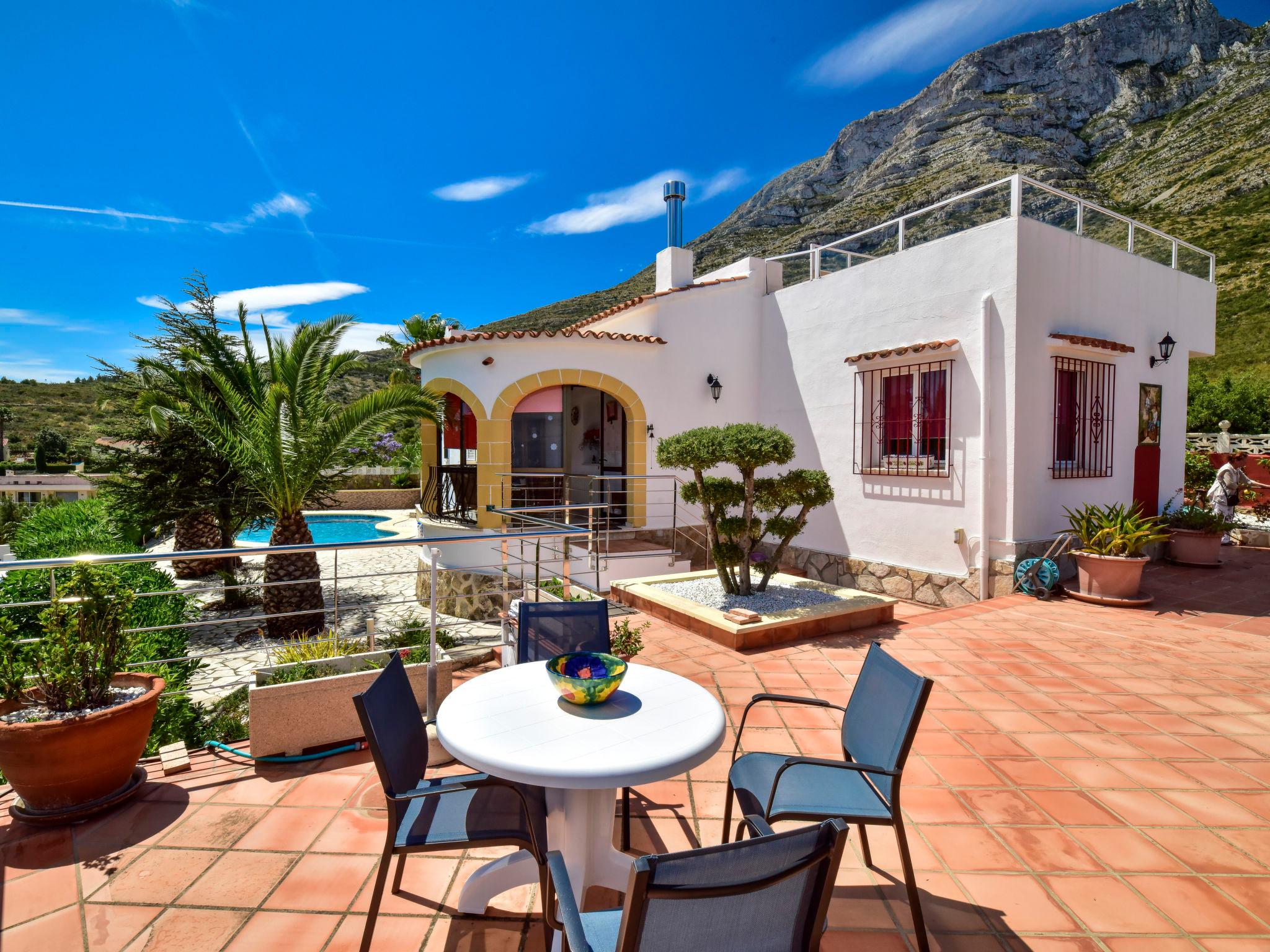 Foto 1 - Casa de 2 quartos em Dénia com piscina privada e vistas do mar