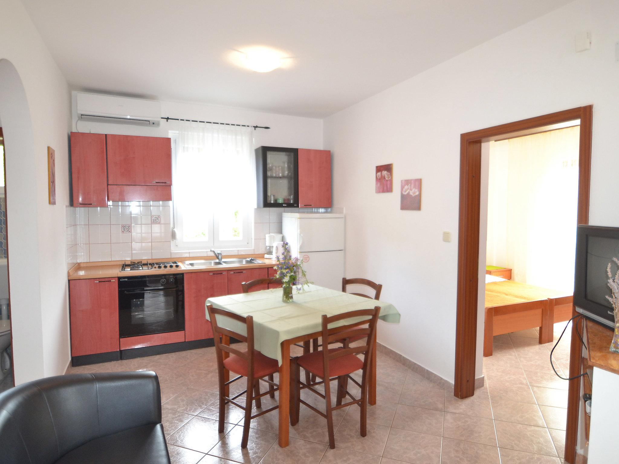 Photo 4 - 2 bedroom Apartment in Vir with swimming pool and garden