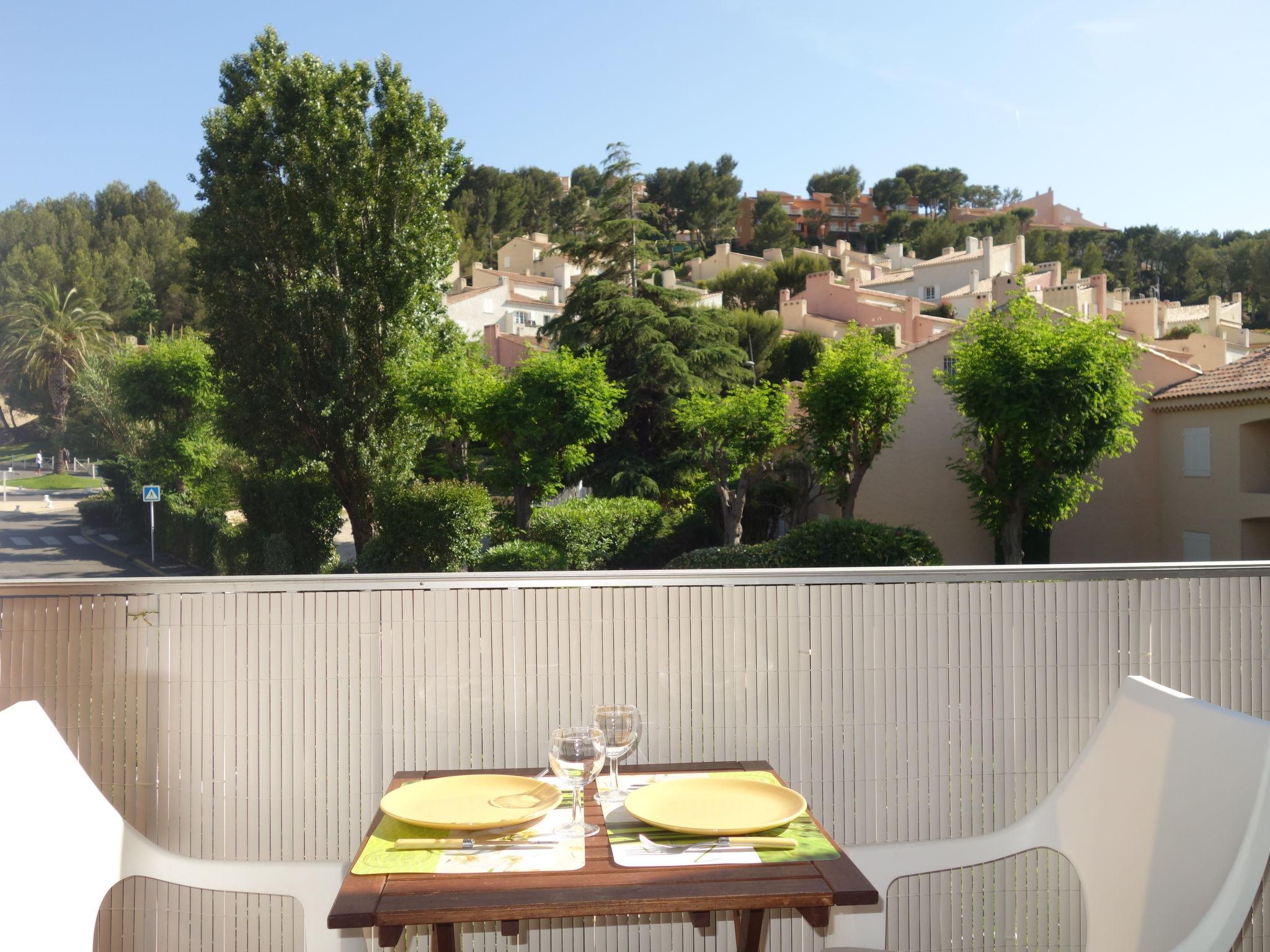 Photo 1 - Appartement en Saint-Cyr-sur-Mer avec terrasse et vues à la mer