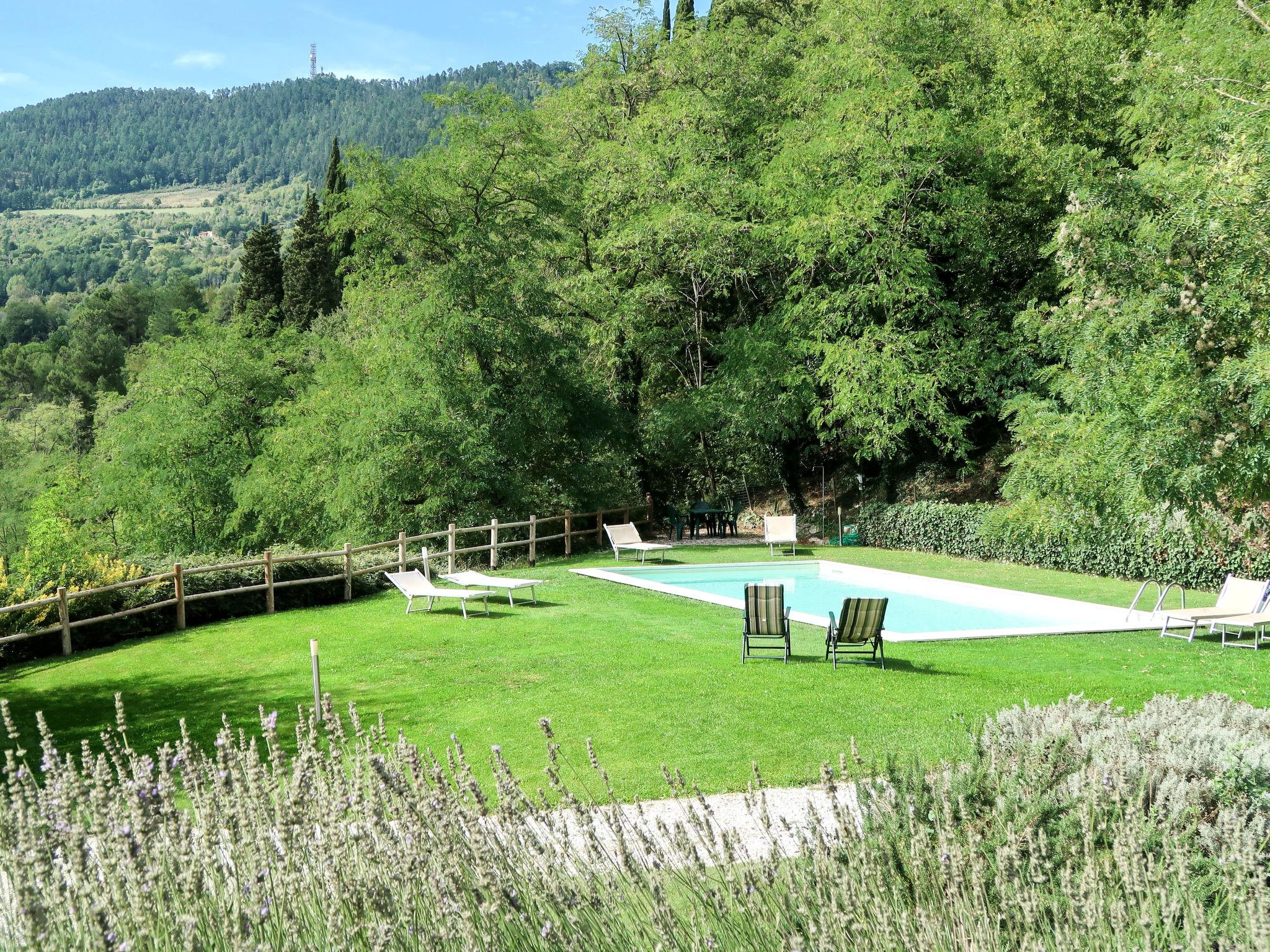 Foto 16 - Casa de 1 quarto em Sesto Fiorentino com piscina e jardim