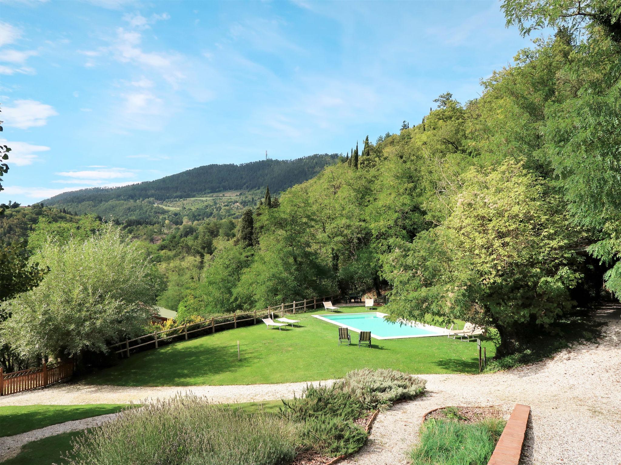 Foto 17 - Casa de 1 quarto em Sesto Fiorentino com piscina e jardim
