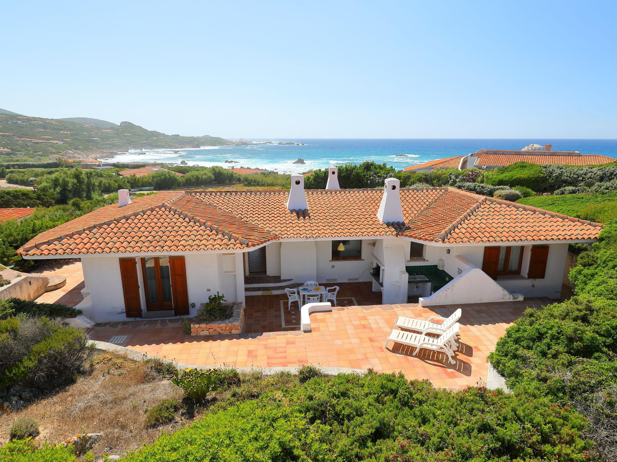 Photo 1 - Maison de 3 chambres à Aglientu avec jardin et terrasse