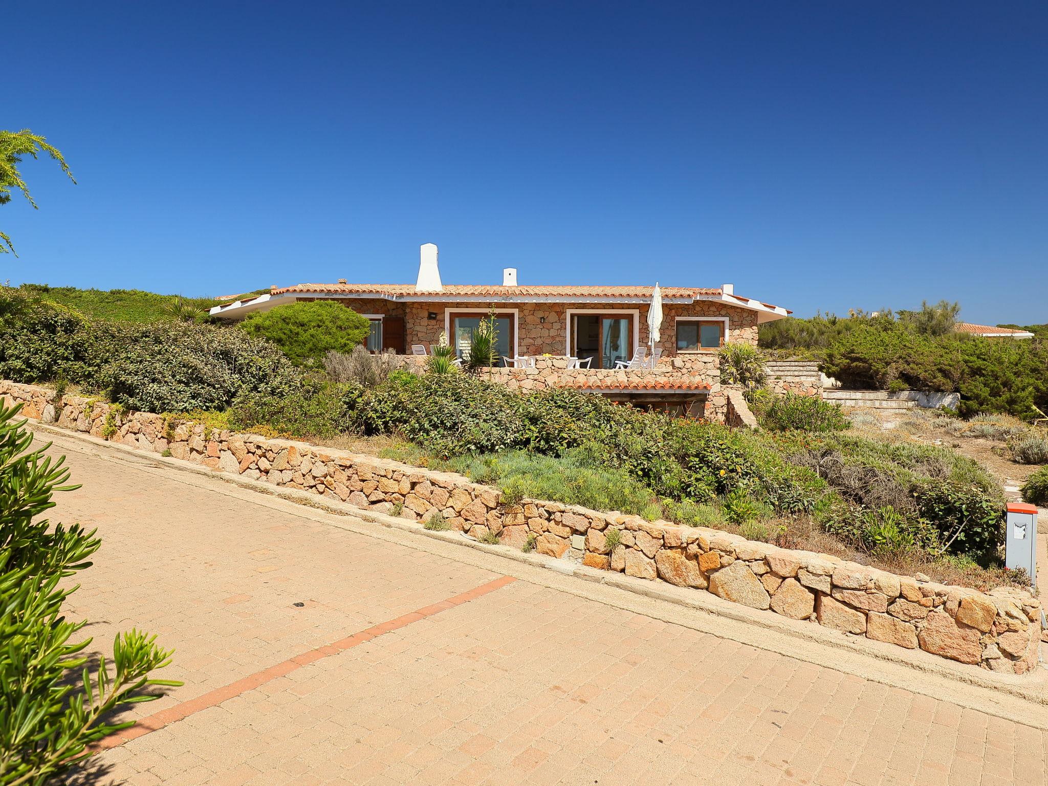 Photo 22 - Maison de 3 chambres à Aglientu avec terrasse et vues à la mer