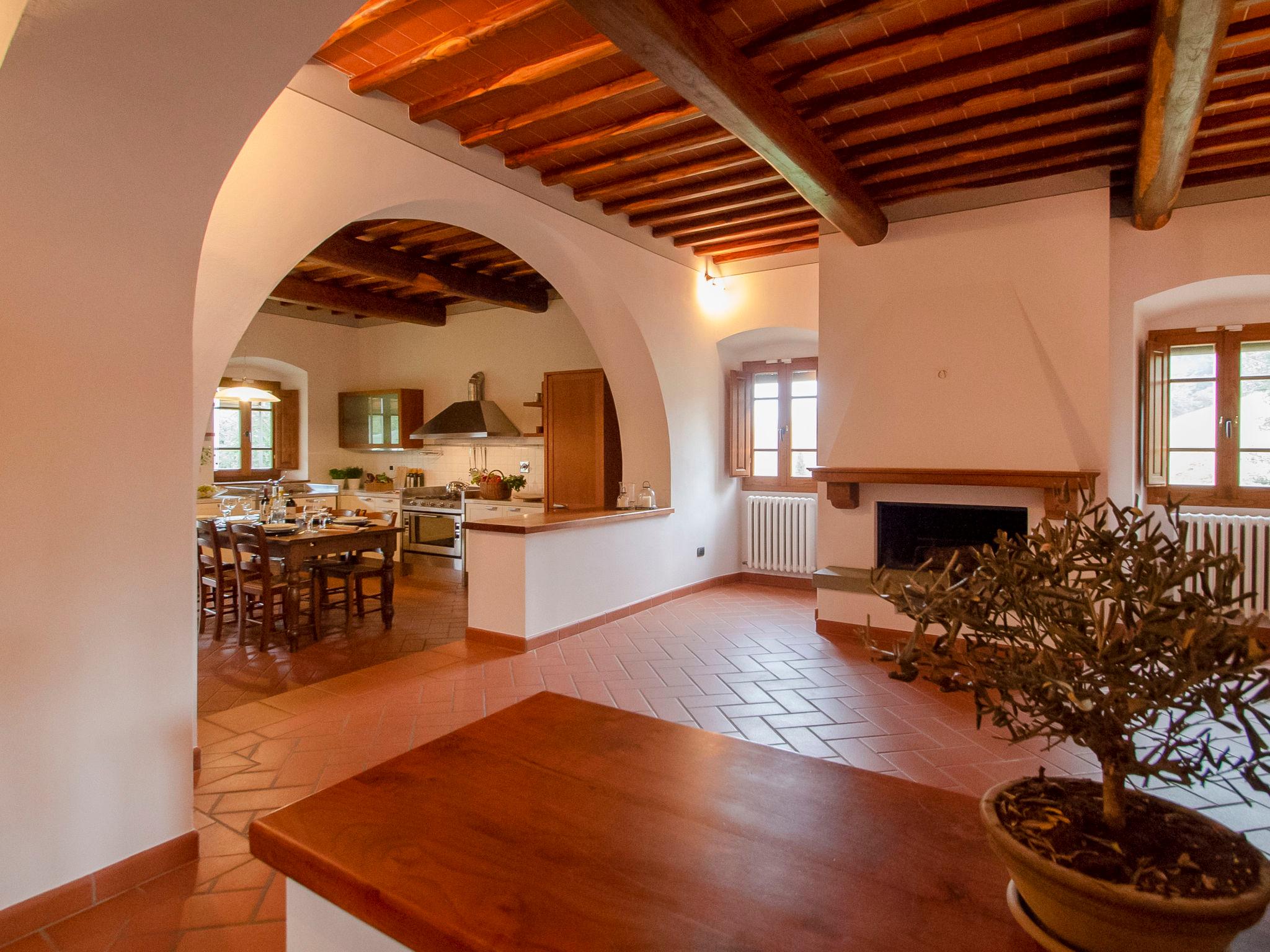 Photo 4 - 6 bedroom House in San Giovanni Valdarno with private pool and garden