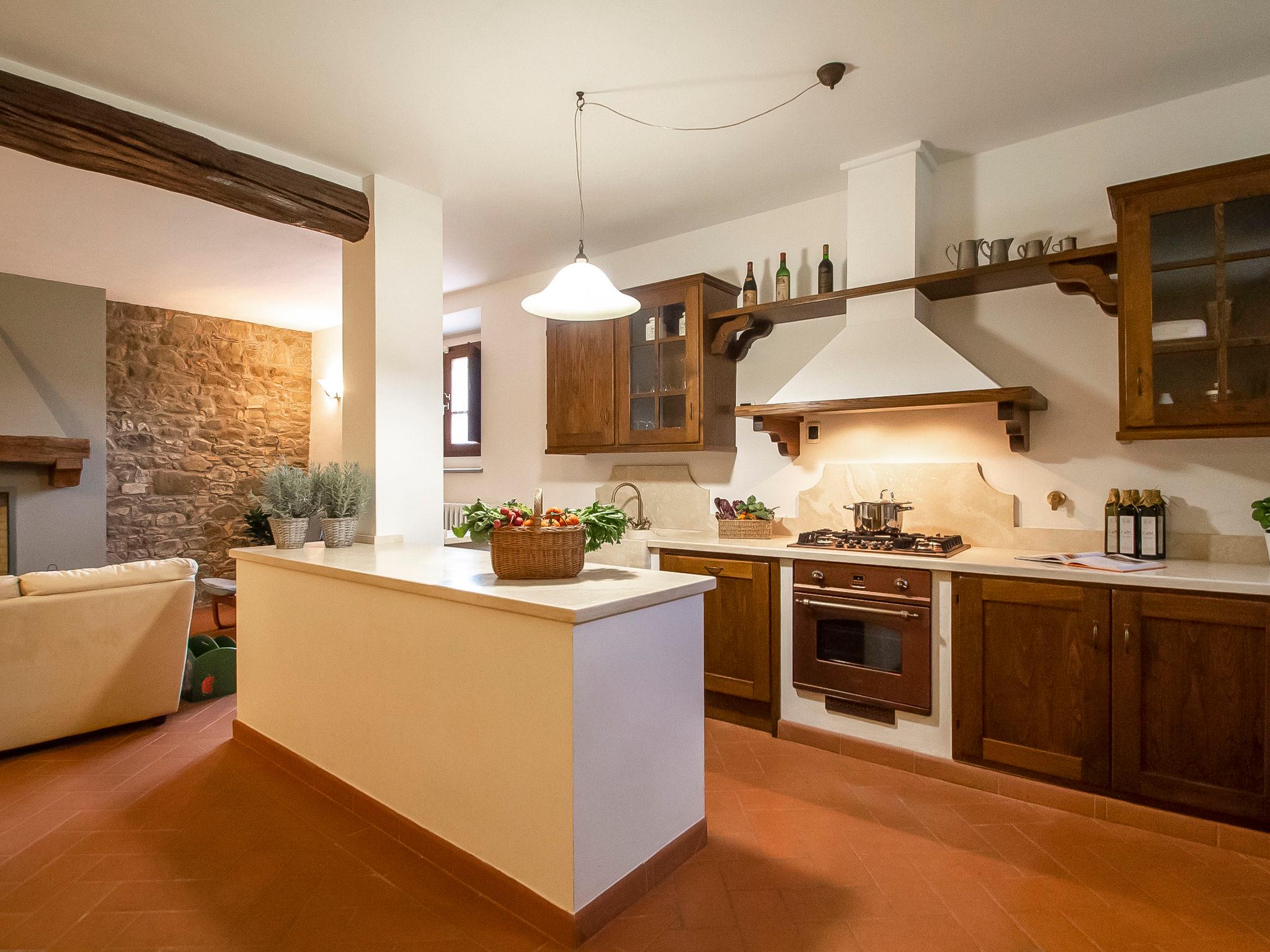 Photo 37 - 6 bedroom House in San Giovanni Valdarno with private pool and terrace