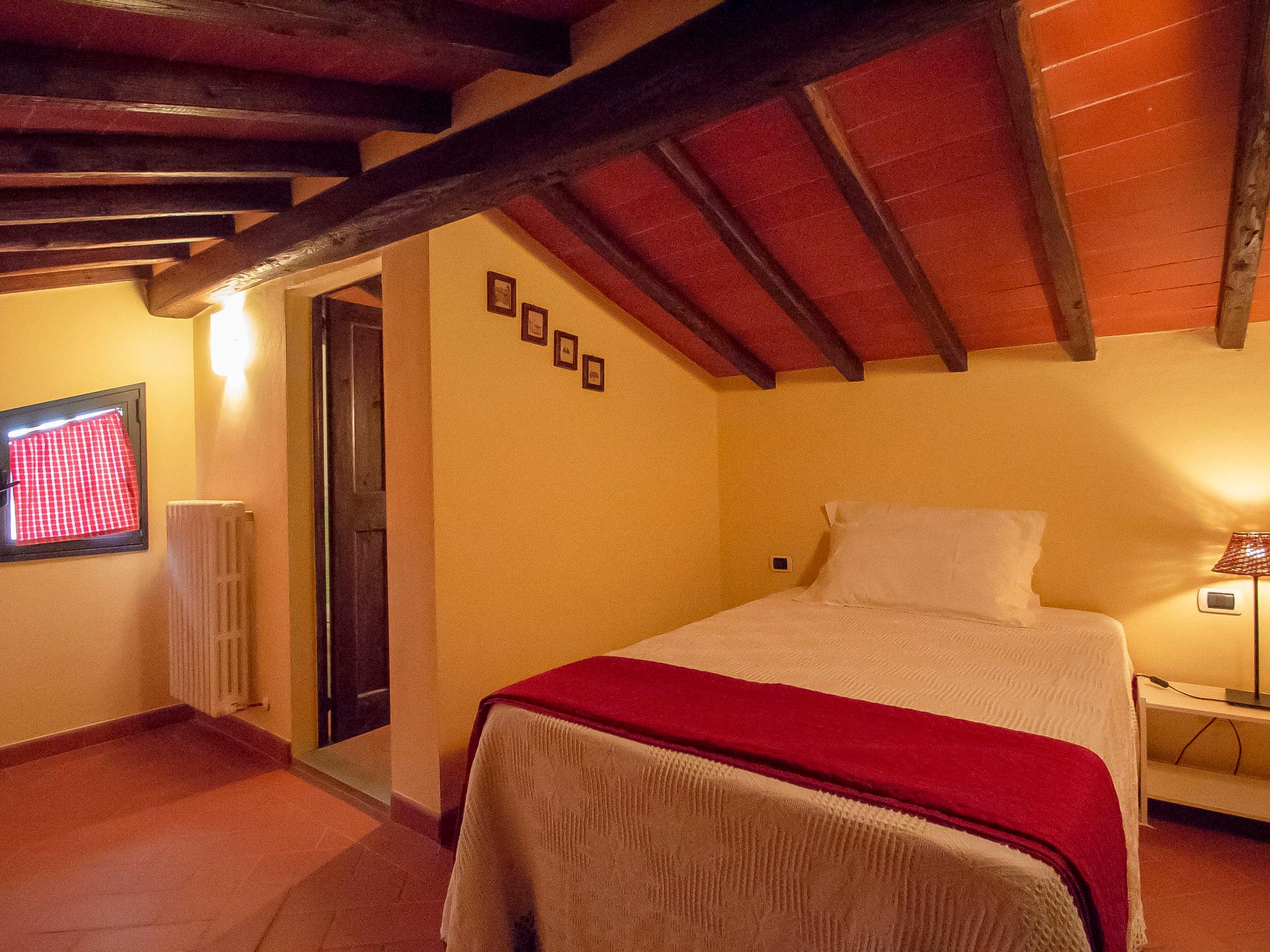 Photo 49 - 6 bedroom House in San Giovanni Valdarno with private pool and terrace