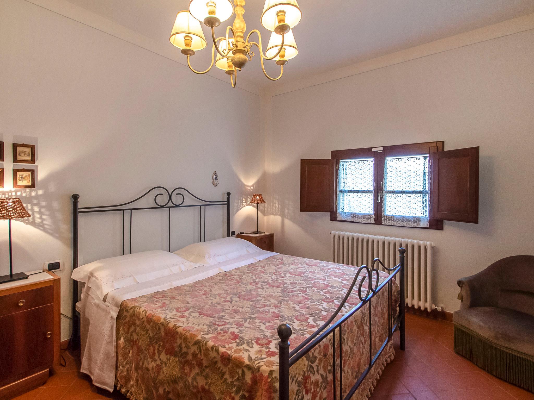 Foto 43 - Haus mit 6 Schlafzimmern in San Giovanni Valdarno mit privater pool und terrasse