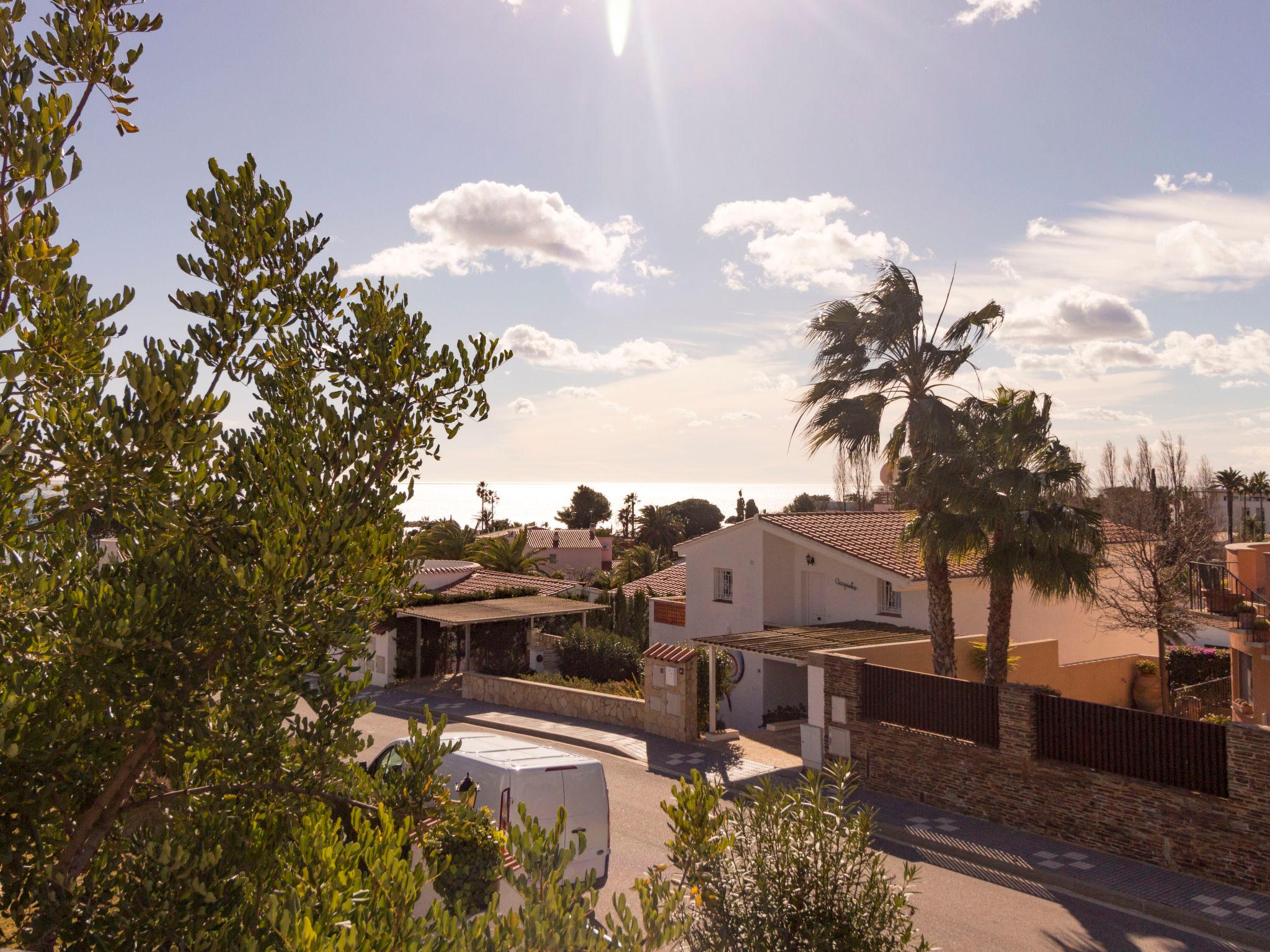 Photo 33 - Maison de 3 chambres à Cambrils avec jardin et vues à la mer