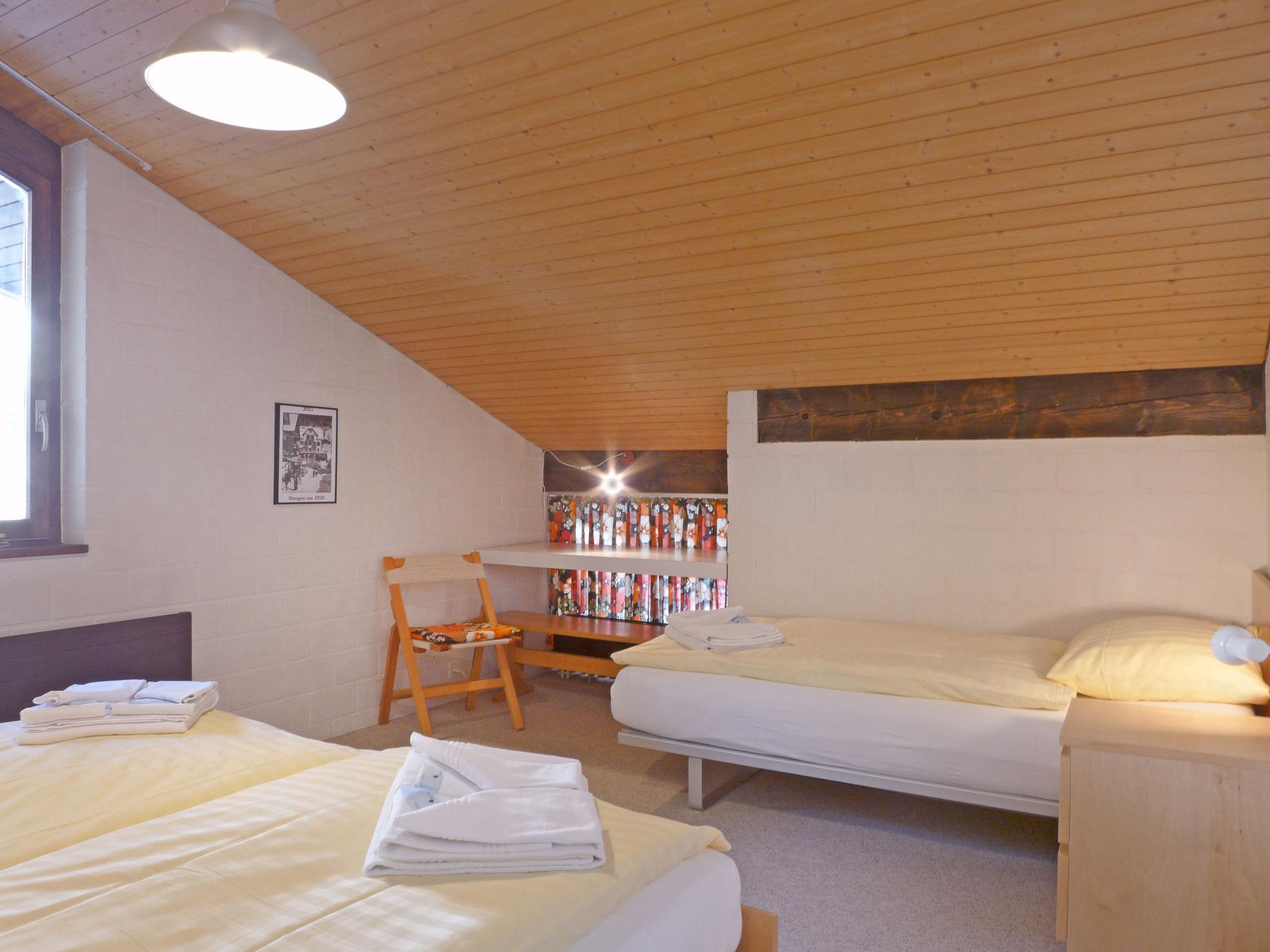 Foto 4 - Apartamento de 2 habitaciones en Lauterbrunnen con sauna y vistas a la montaña