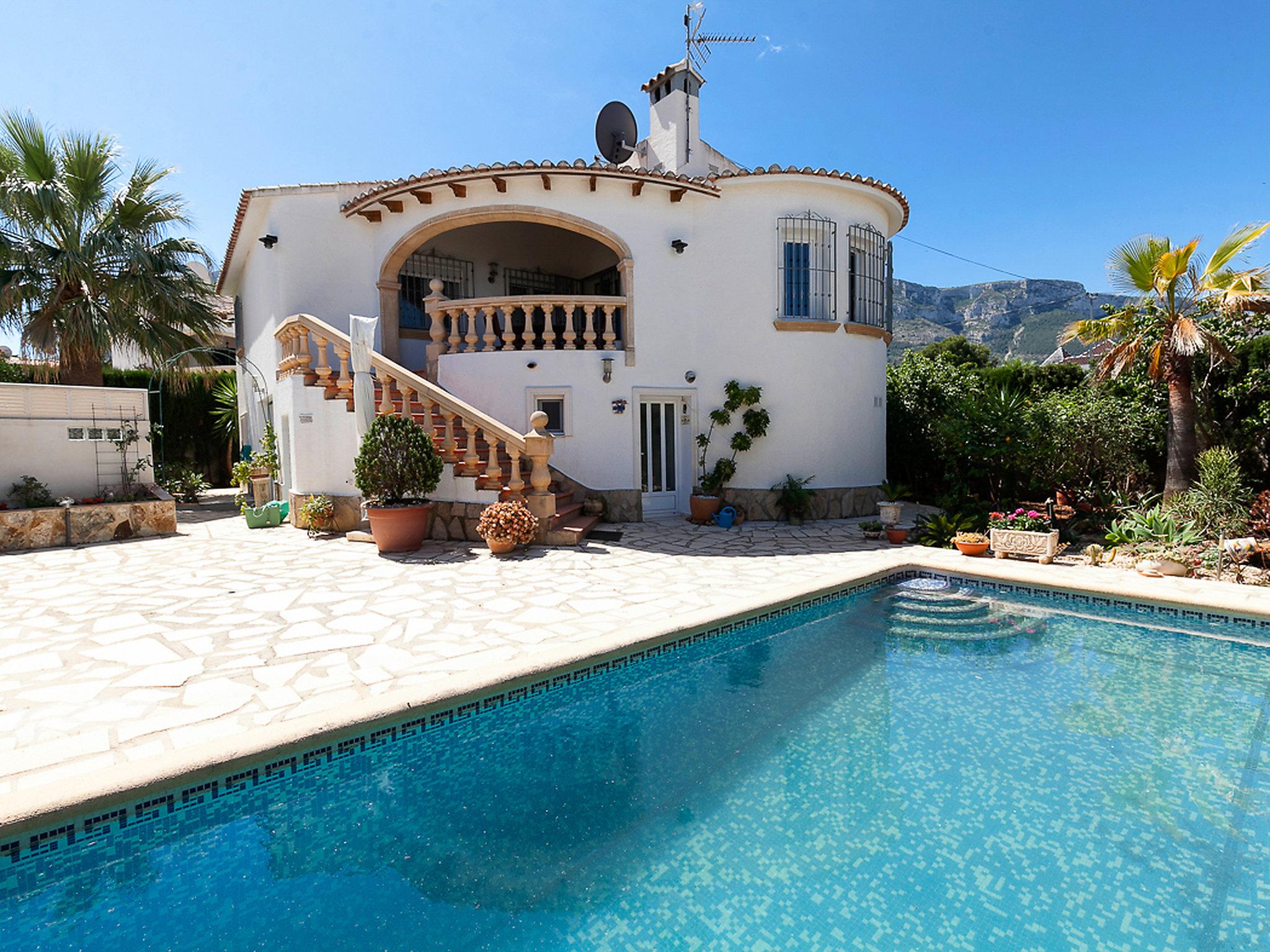 Foto 1 - Casa de 3 quartos em Dénia com piscina privada e vistas do mar