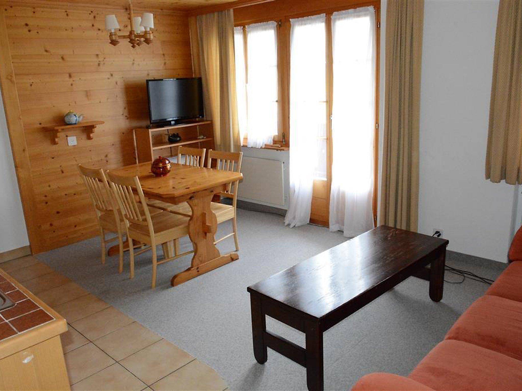 Foto 6 - Appartamento con 2 camere da letto a Saanen
