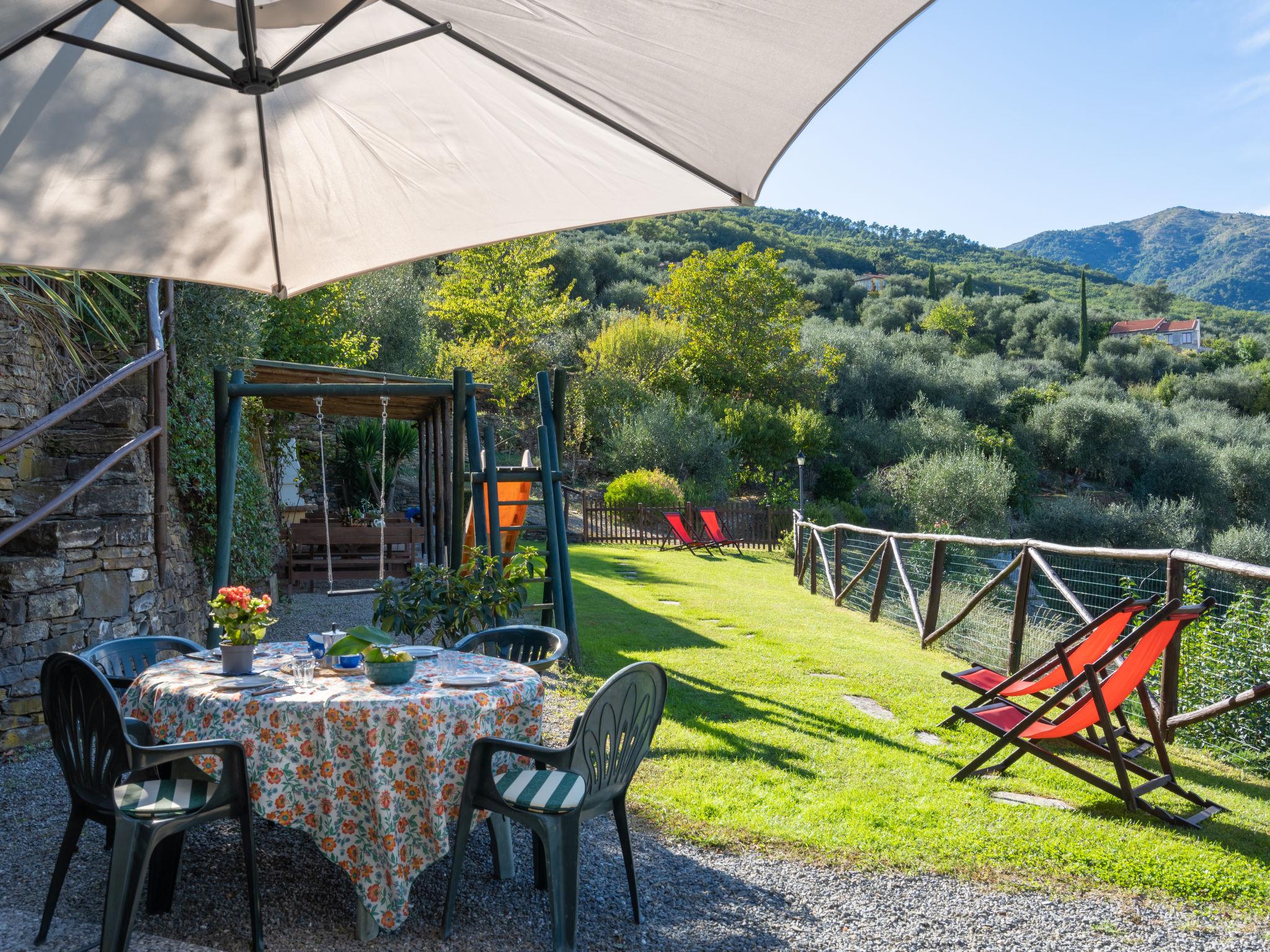 Photo 4 - Maison de 2 chambres à Dolcedo avec jardin et terrasse