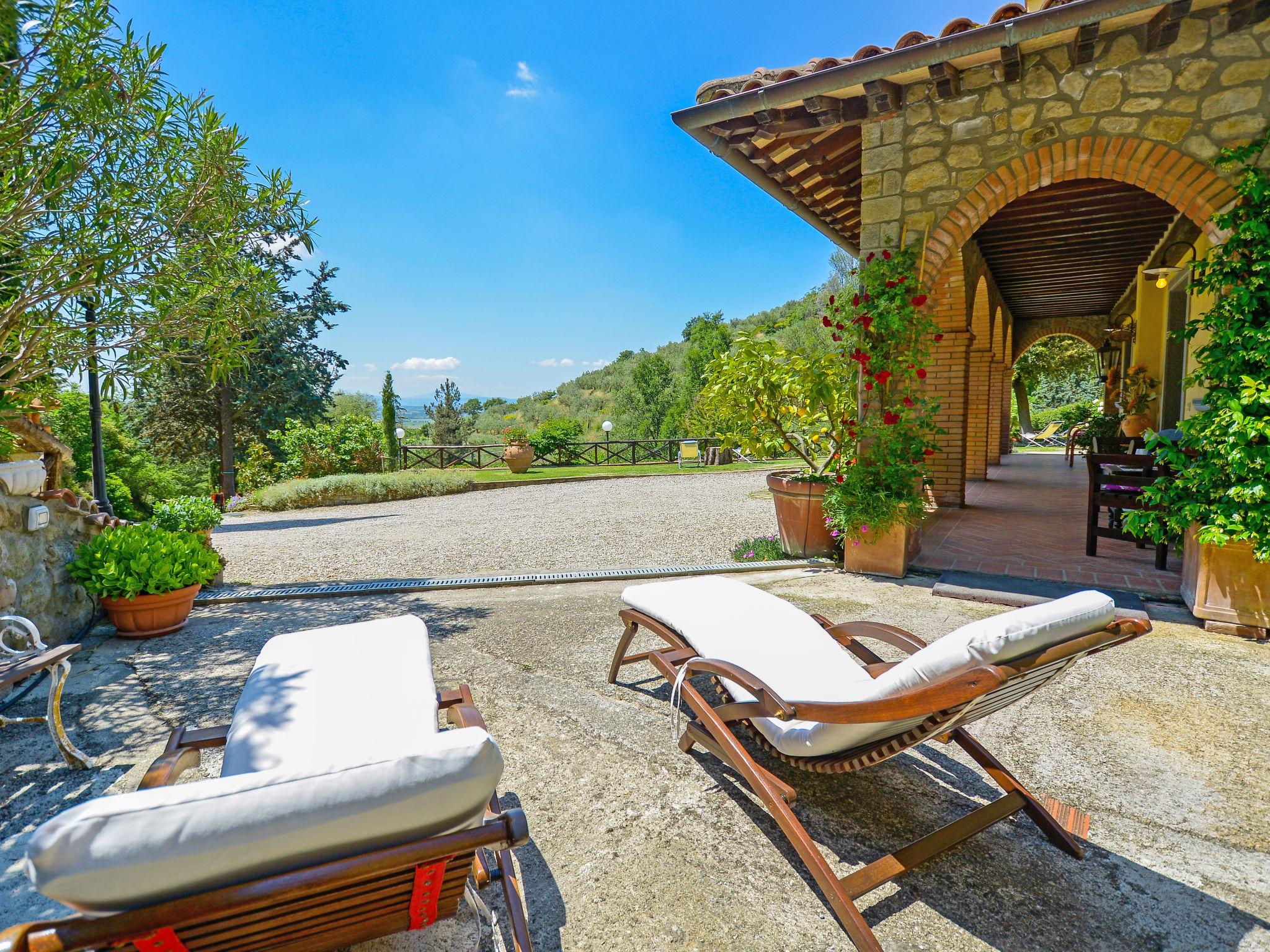 Foto 43 - Casa de 6 quartos em Cortona com piscina privada e jardim