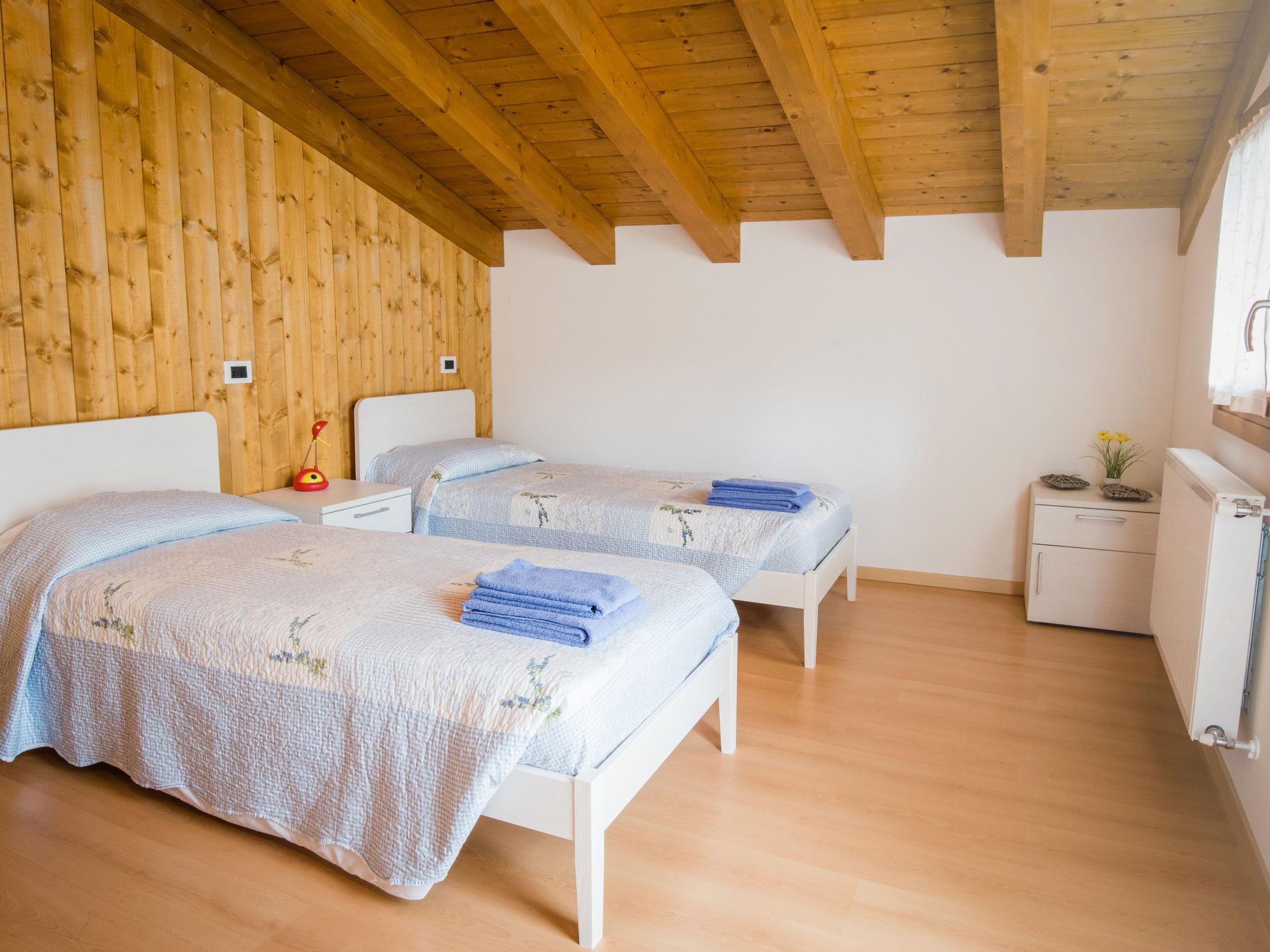 Foto 5 - Casa con 2 camere da letto a Barcis con vista sulle montagne