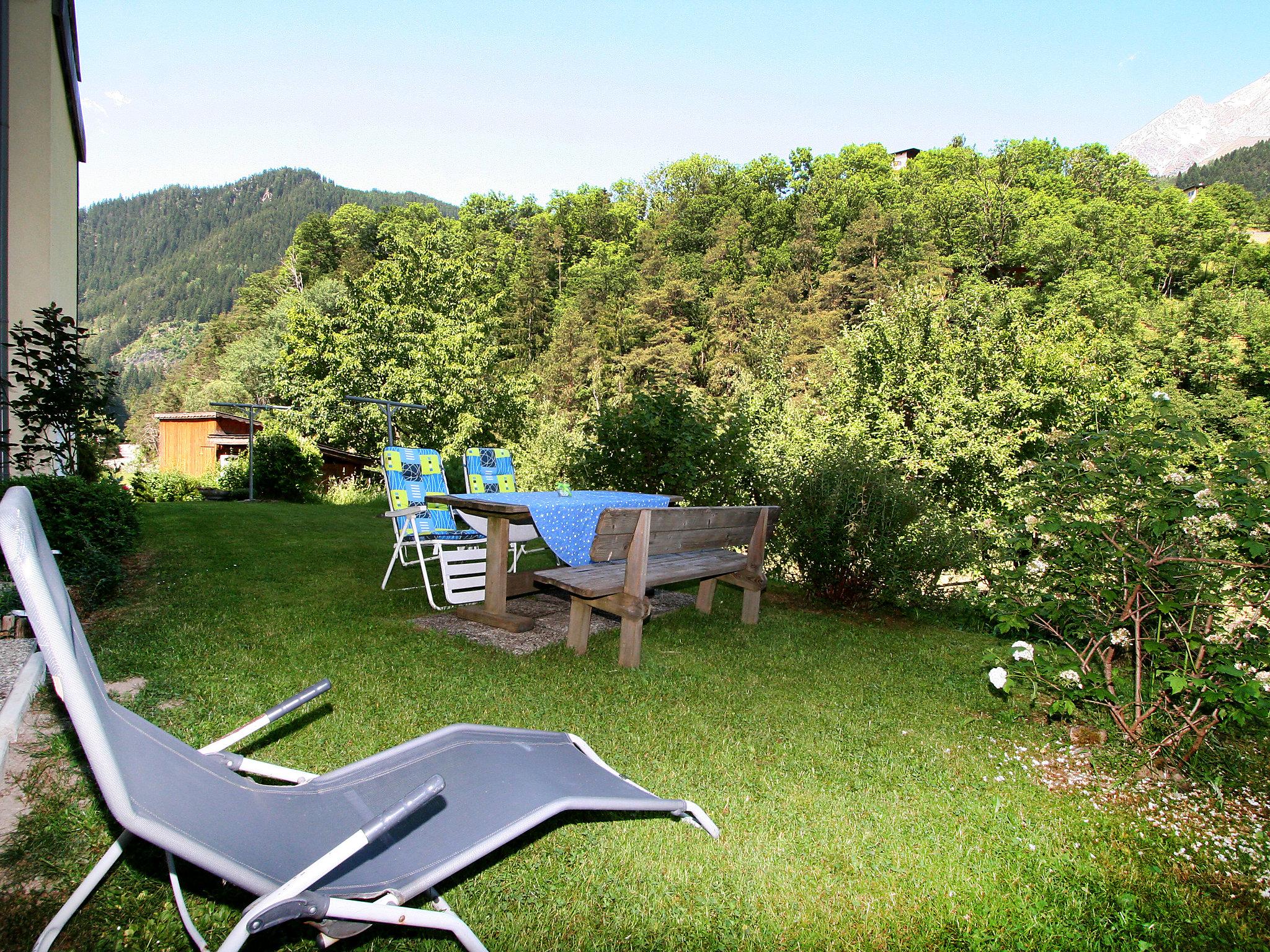 Photo 10 - 2 bedroom Apartment in Pians with garden and mountain view