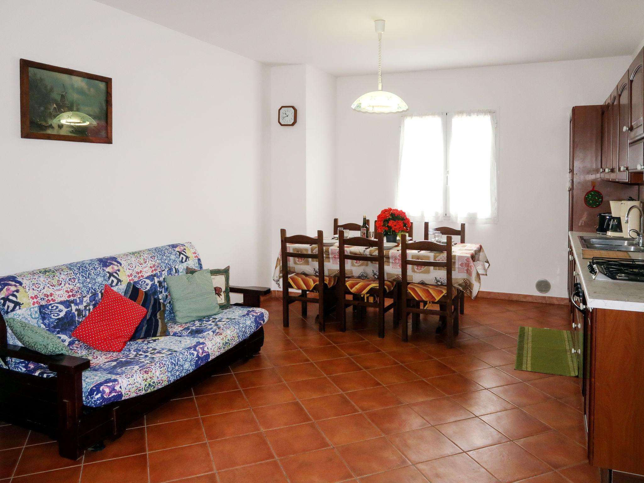 Foto 7 - Apartamento de 2 habitaciones en Diano Castello con piscina y vistas al mar