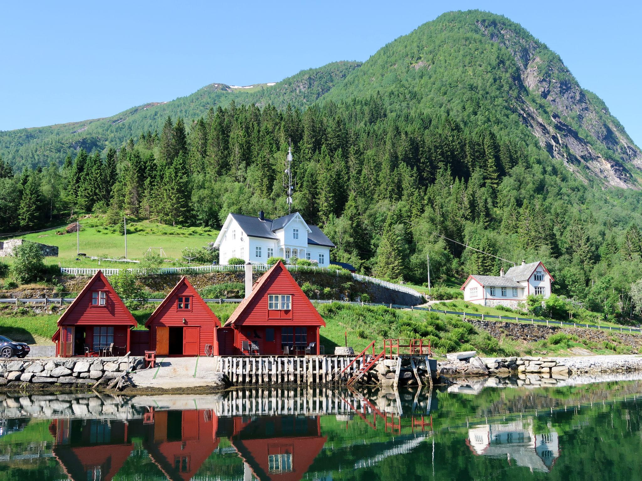 Photo 29 - 2 bedroom House in Balestrand with garden and terrace