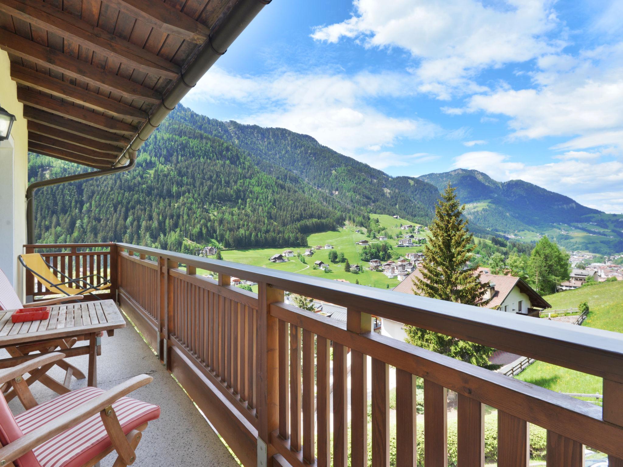 Photo 2 - 2 bedroom Apartment in Ortisei with garden and mountain view