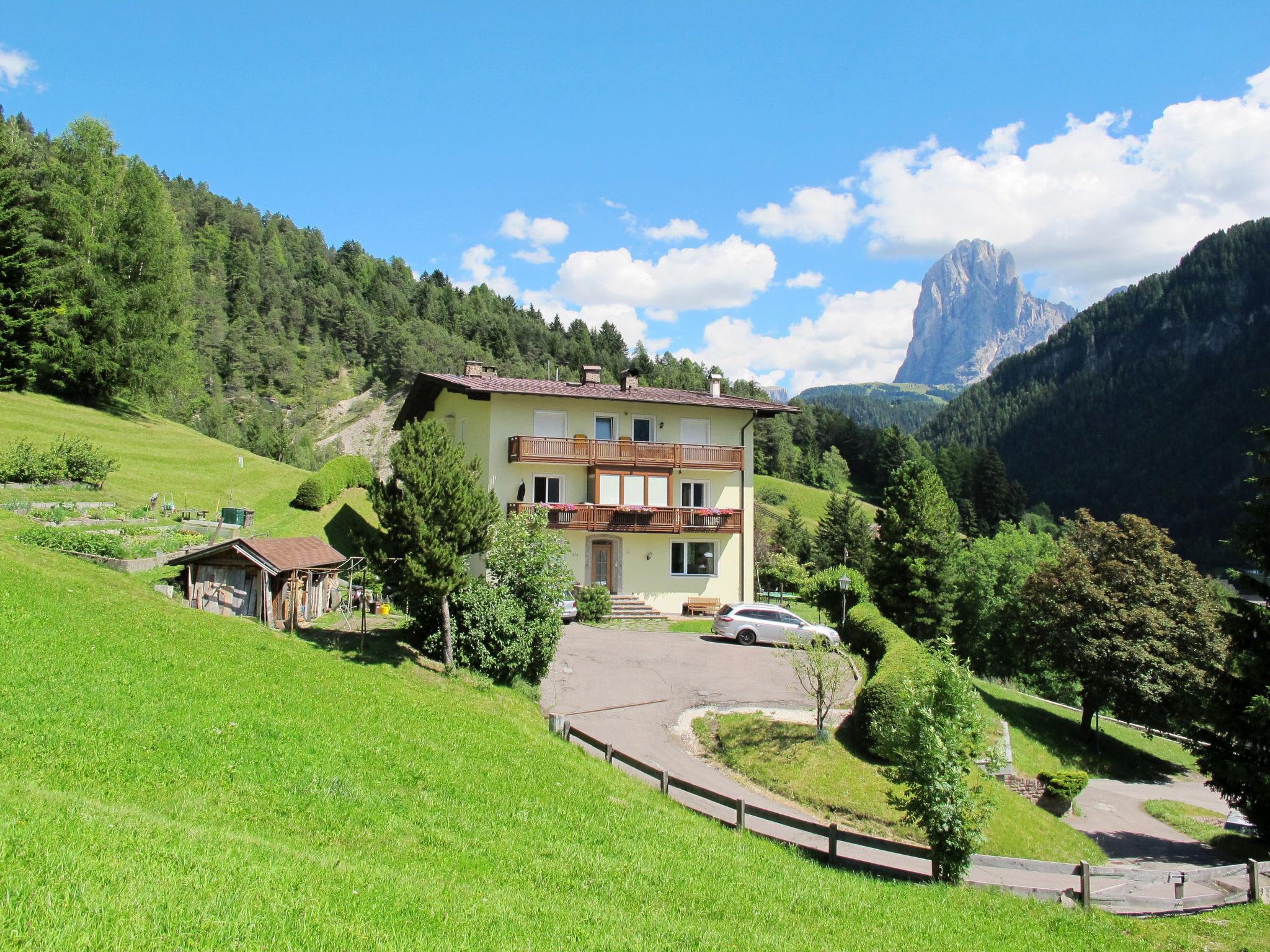 Foto 1 - Apartamento de 2 habitaciones en Ortisei con jardín y vistas a la montaña