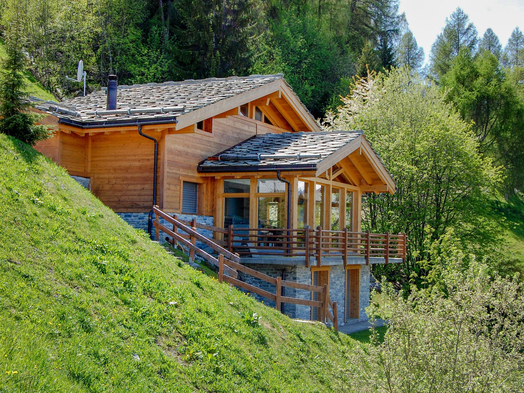 Foto 1 - Casa con 4 camere da letto a Nendaz con giardino e vista sulle montagne