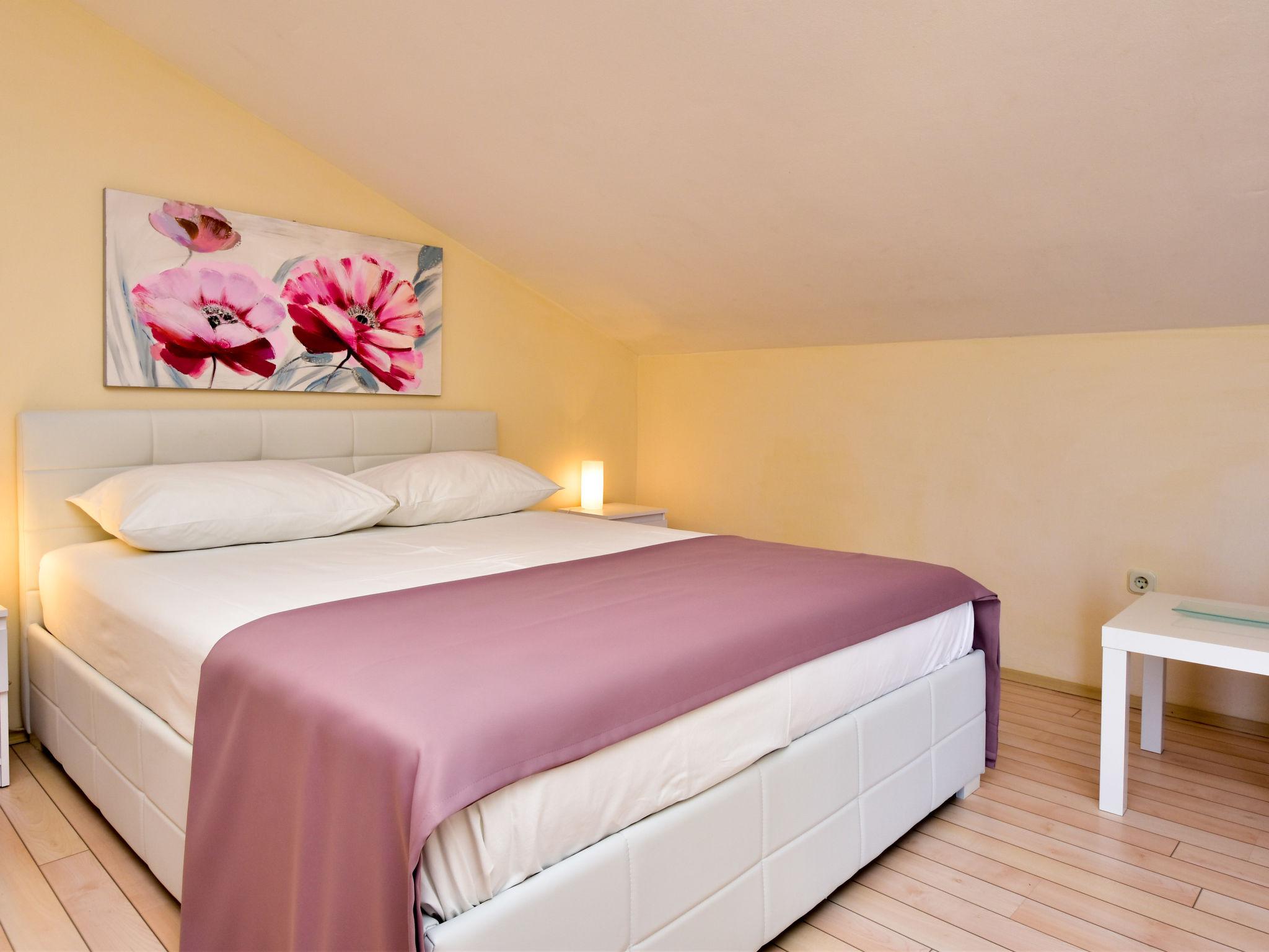 Foto 9 - Appartamento con 2 camere da letto a Pag con piscina e terrazza