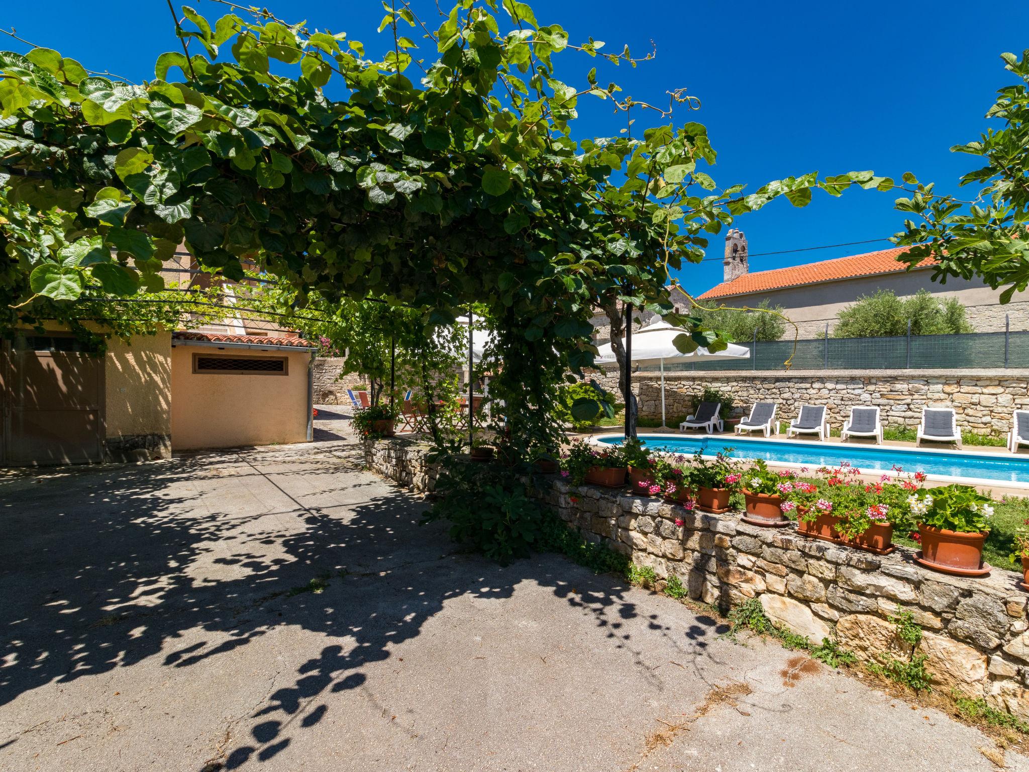 Photo 19 - Maison de 3 chambres à Višnjan avec piscine privée et vues à la mer