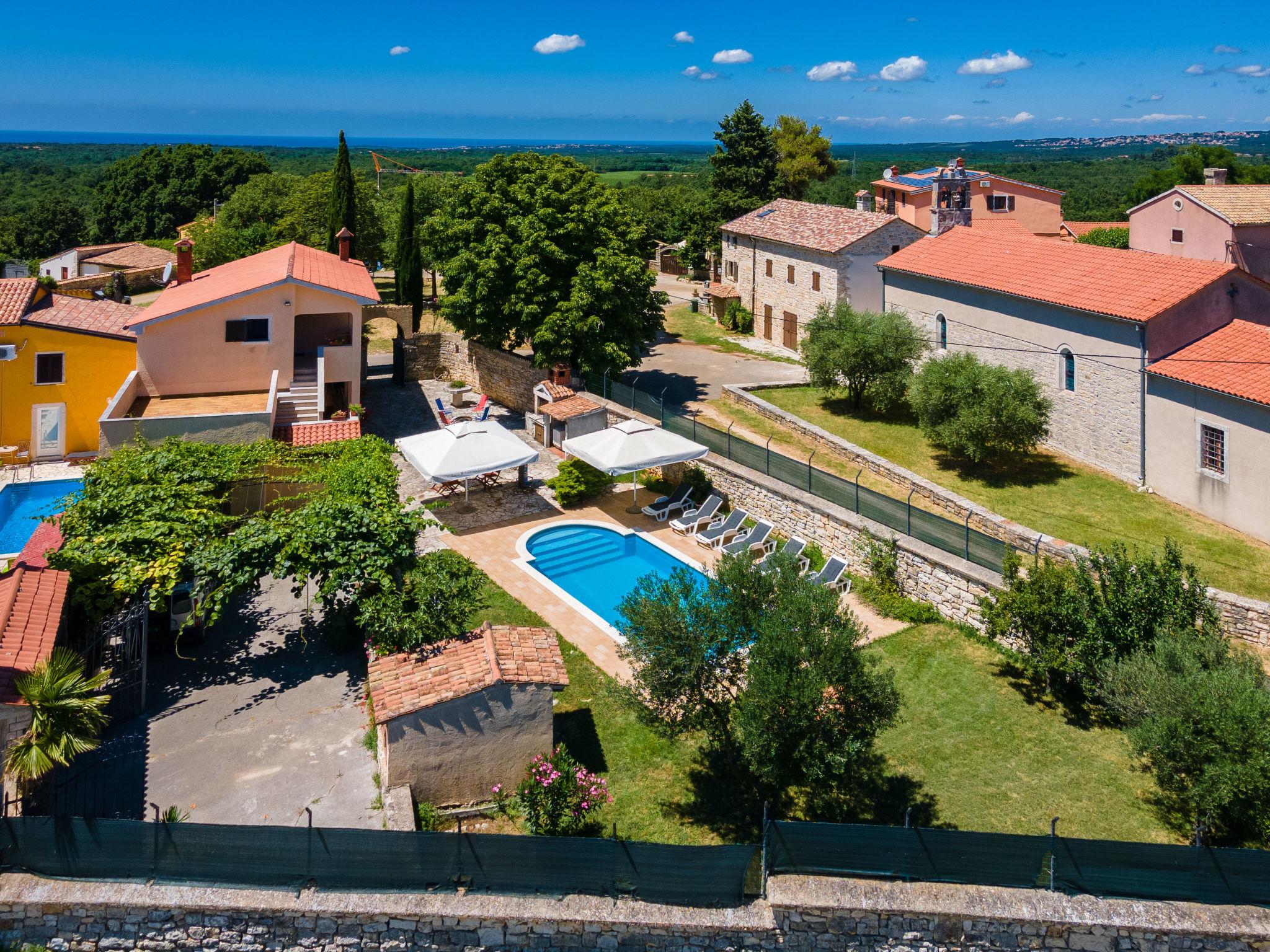 Foto 14 - Casa de 3 habitaciones en Višnjan con piscina privada y vistas al mar
