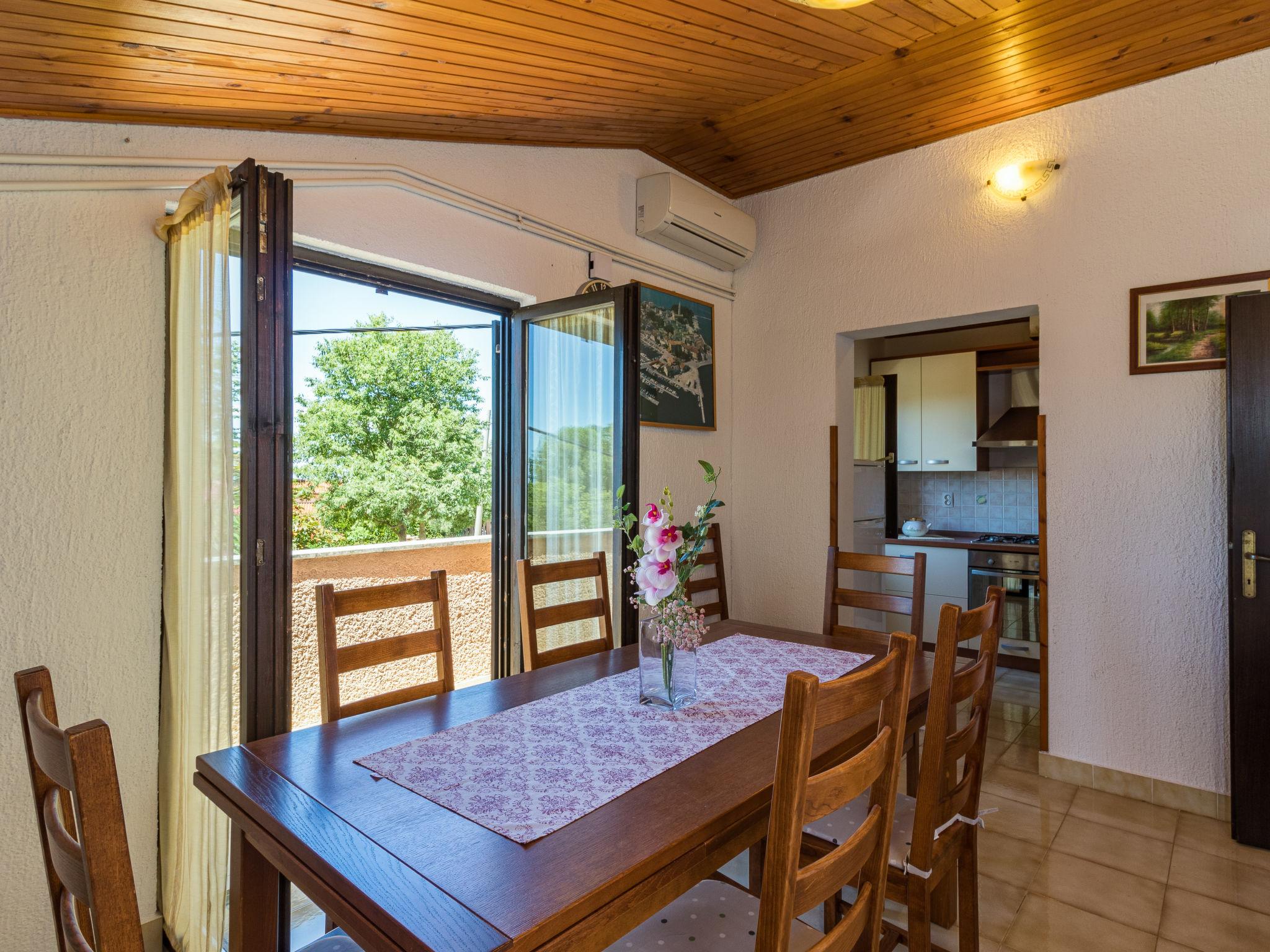 Foto 4 - Casa de 3 habitaciones en Višnjan con piscina privada y vistas al mar