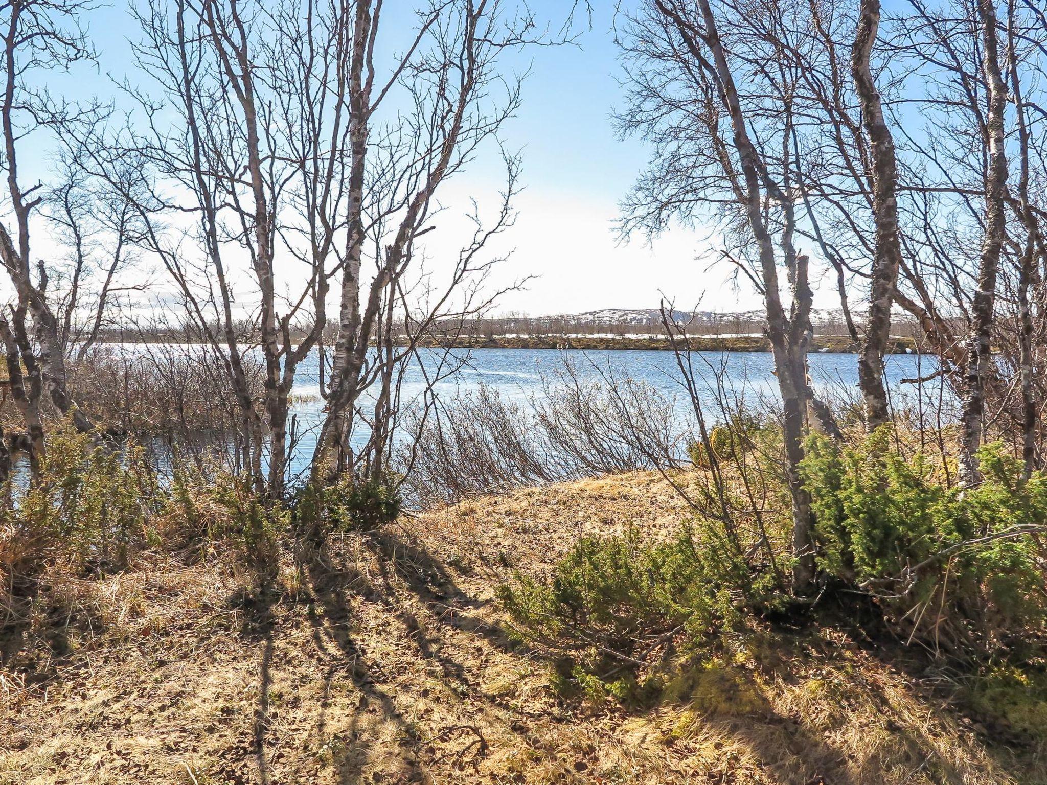 Foto 23 - Haus mit 1 Schlafzimmer in Enontekiö mit sauna und blick auf die berge