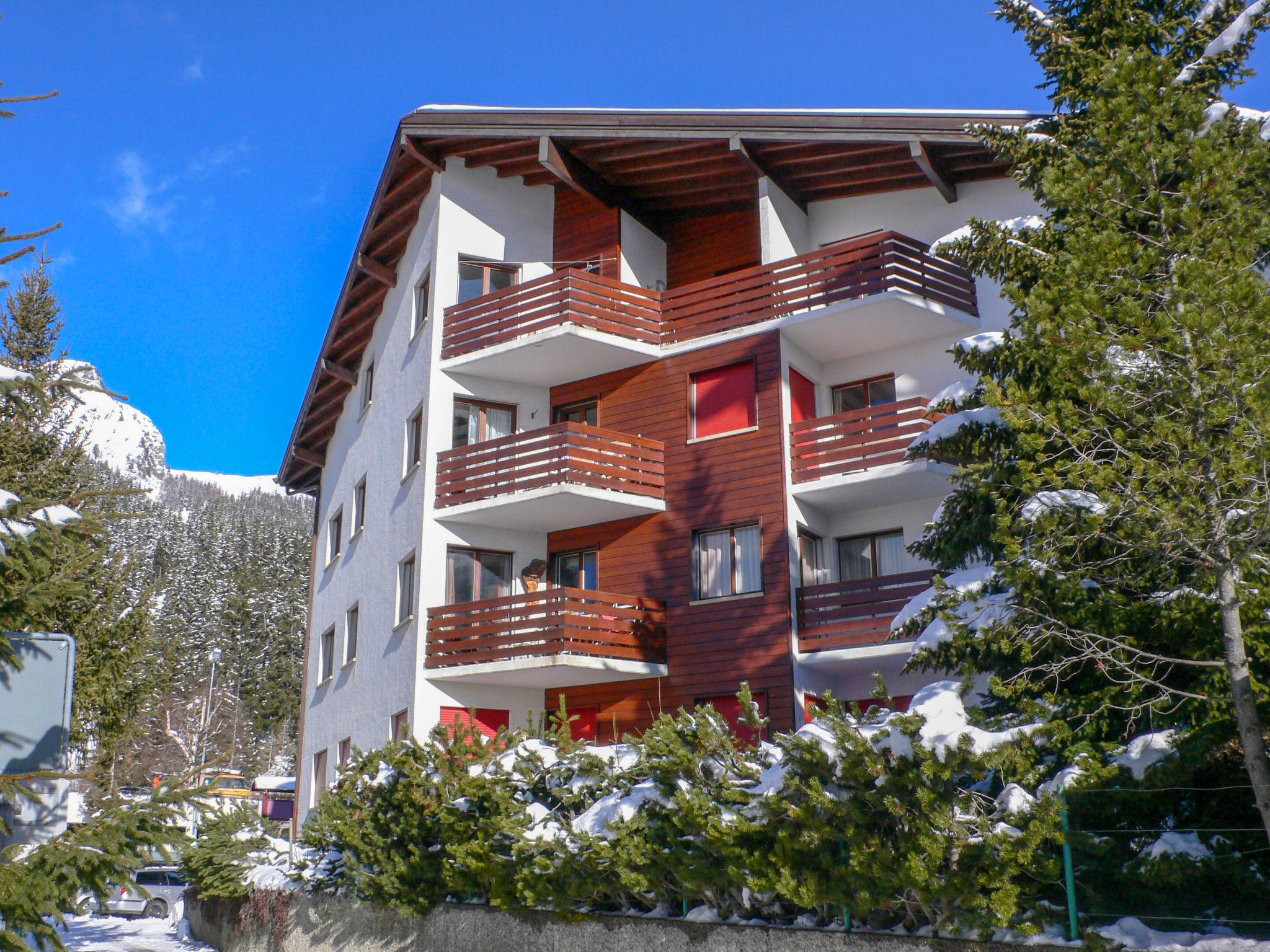 Foto 7 - Apartment mit 3 Schlafzimmern in Crans-Montana mit blick auf die berge