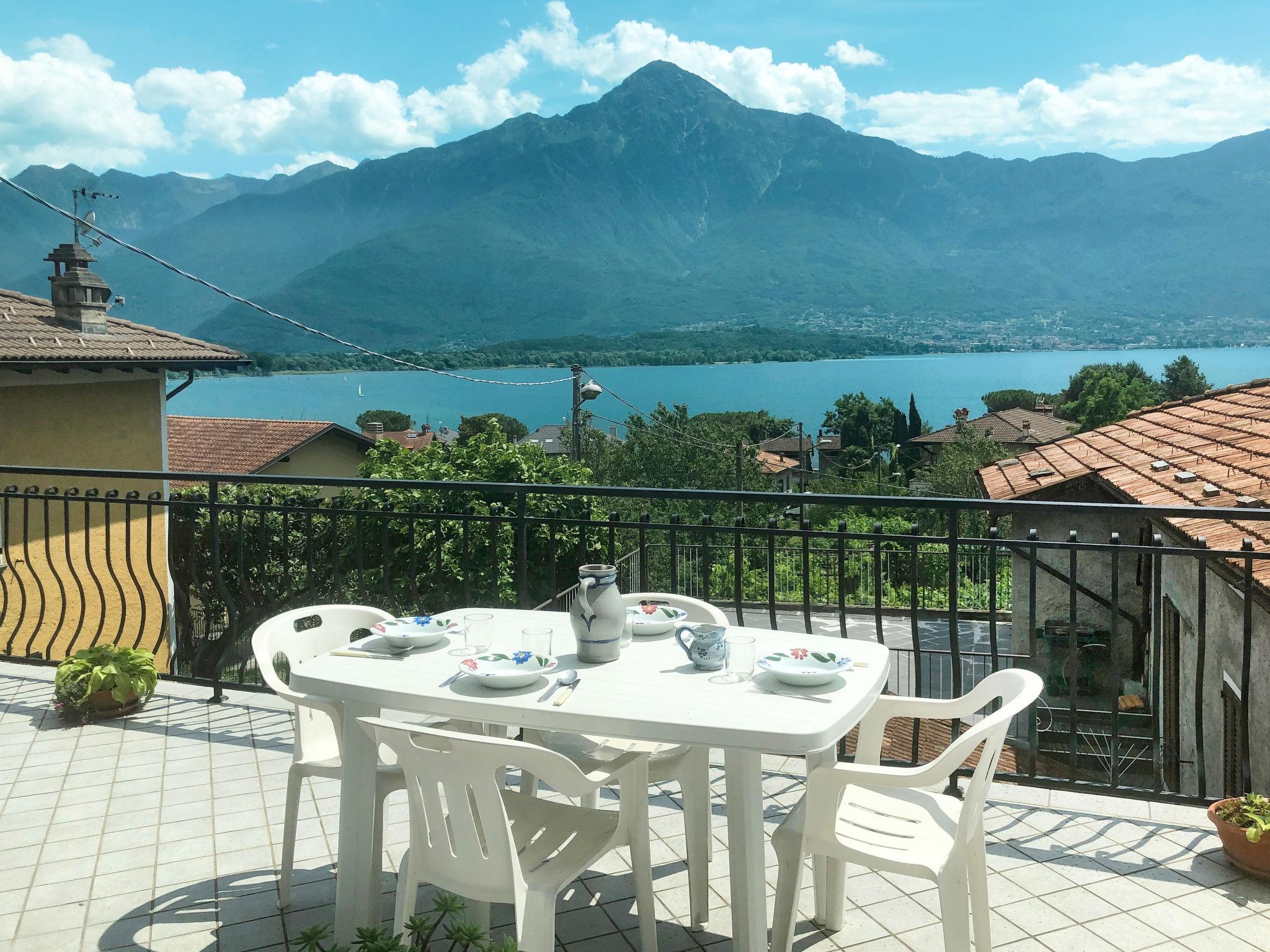 Foto 12 - Apartamento de 2 quartos em Gera Lario com jardim e vista para a montanha