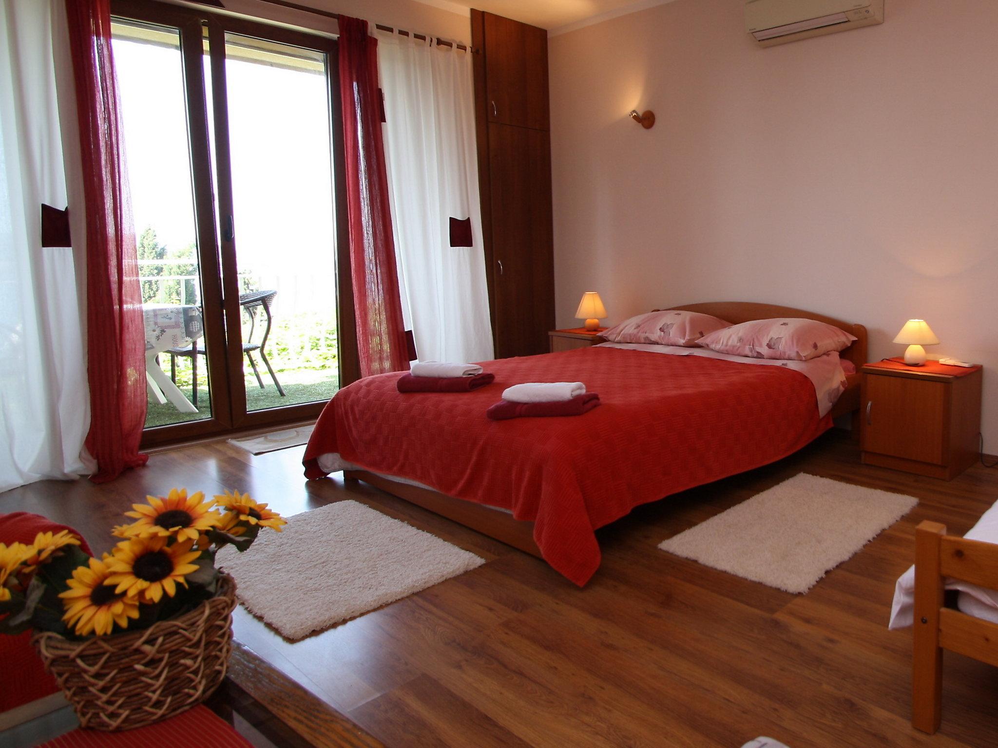 Photo 10 - 1 bedroom Apartment in Dubrovnik with swimming pool and garden