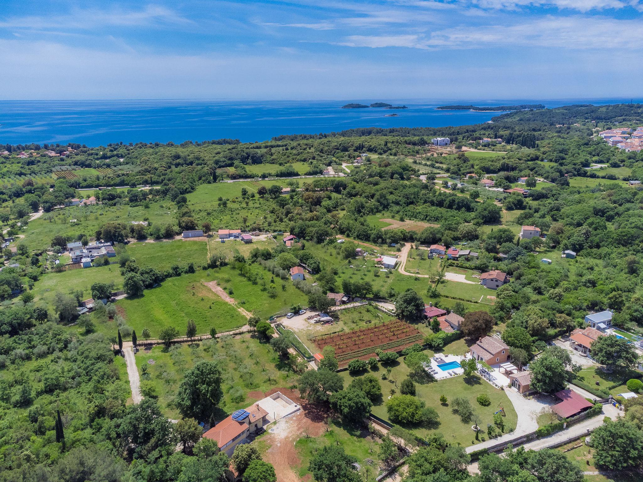 Foto 2 - Casa con 4 camere da letto a Rovinj con piscina privata e giardino