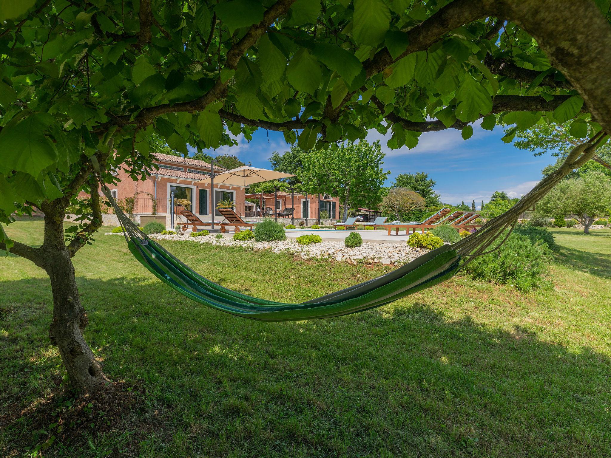 Foto 18 - Casa de 4 habitaciones en Rovinj con piscina privada y jardín